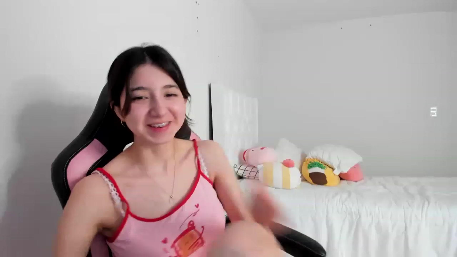 Gallery image thumbnail from Cherrycute666's myfreecams stream on, 03/02/2023, 23:01 image 18 of 20