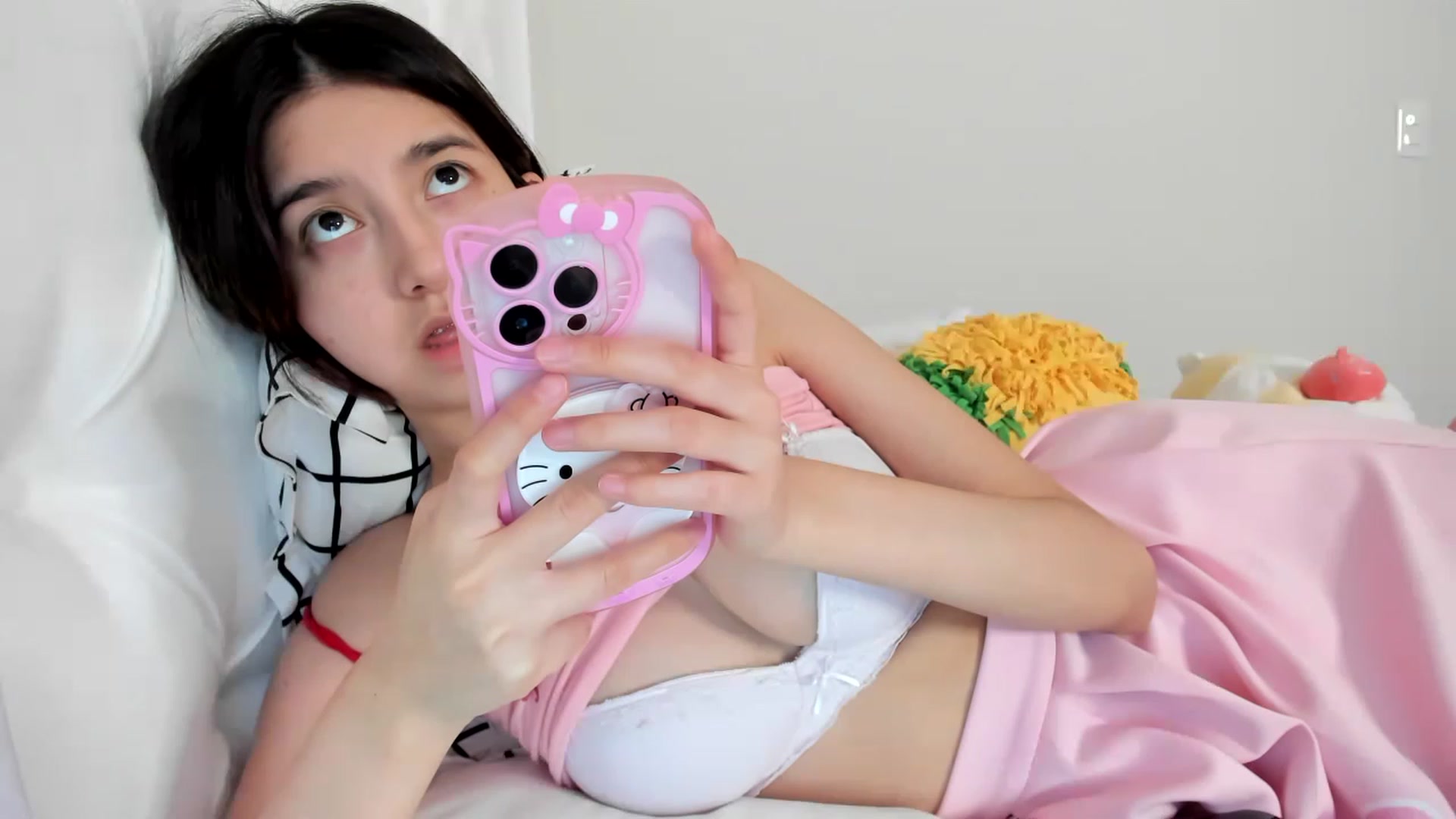 Gallery image thumbnail from Cherrycute666's myfreecams stream on, 03/03/2023, 02:22 image 7 of 20