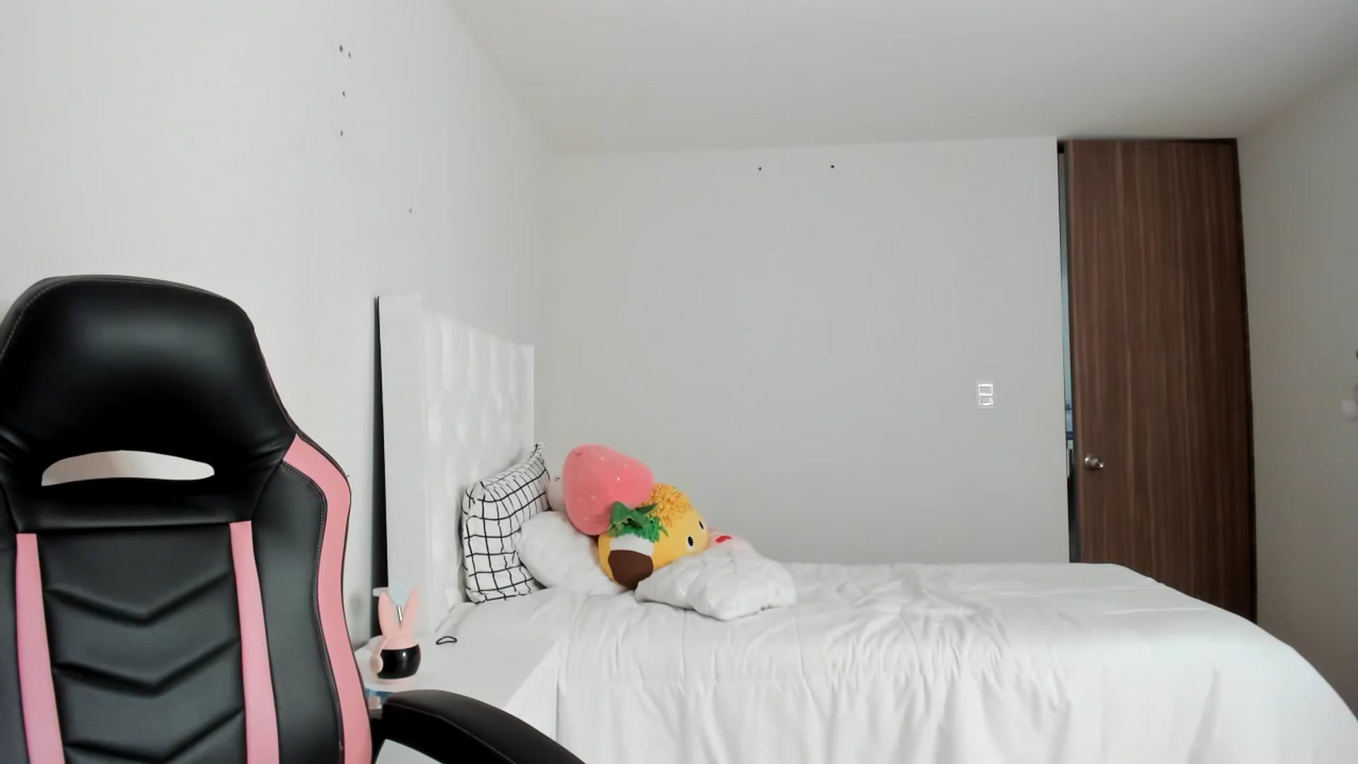 Gallery image thumbnail from Cherrycute666's myfreecams stream on, 03/03/2023, 14:39 image 19 of 20
