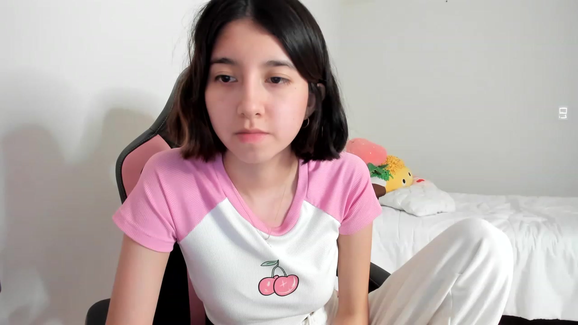 Gallery image thumbnail from Cherrycute666's myfreecams stream on, 03/03/2023, 14:39 image 12 of 20