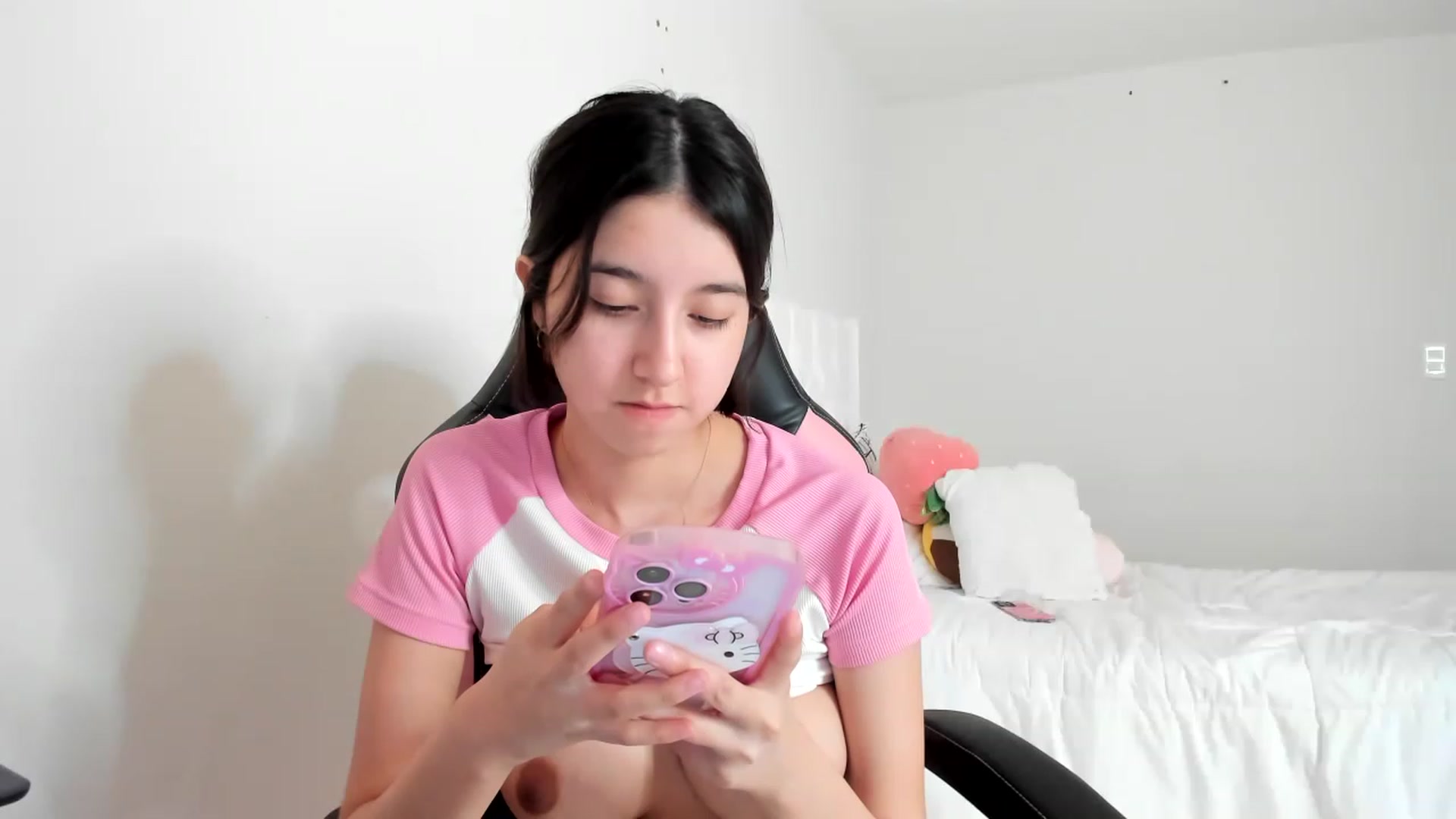 Gallery image thumbnail from Cherrycute666's myfreecams stream on, 03/03/2023, 15:22 image 16 of 20