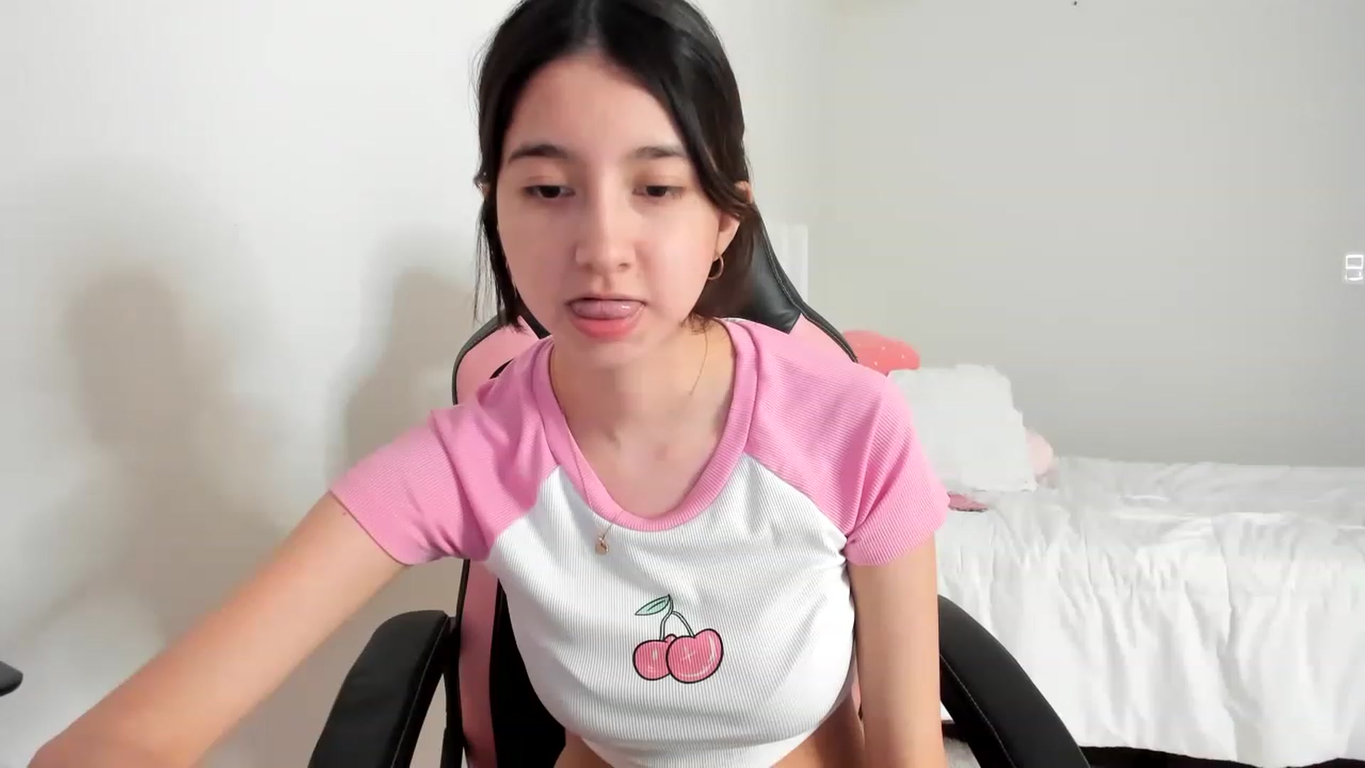 Gallery image thumbnail from Cherrycute666's myfreecams stream on, 03/03/2023, 15:22 image 14 of 20