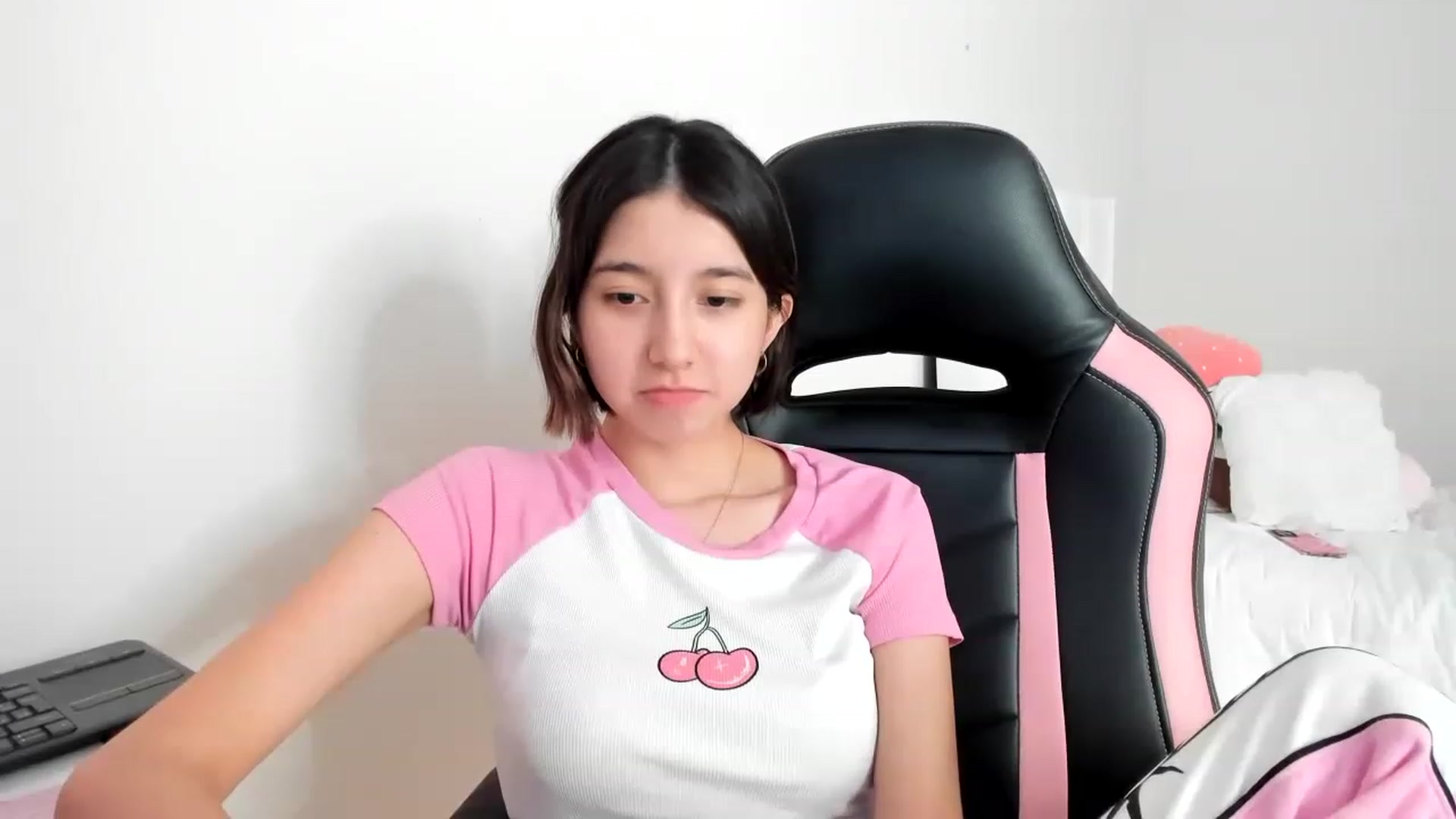 Gallery image thumbnail from Cherrycute666's myfreecams stream on, 03/03/2023, 16:55 image 18 of 20