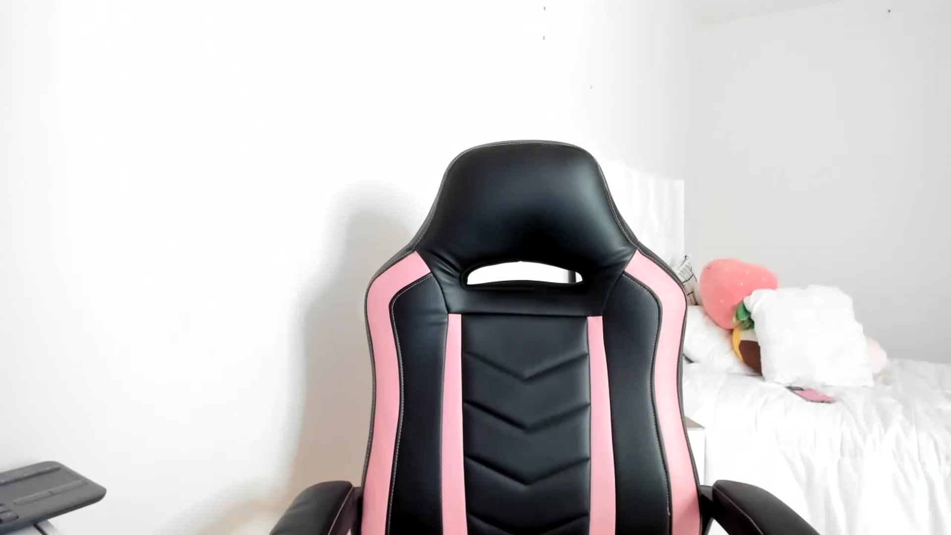 Gallery image thumbnail from Cherrycute666's myfreecams stream on, 03/03/2023, 16:55 image 20 of 20
