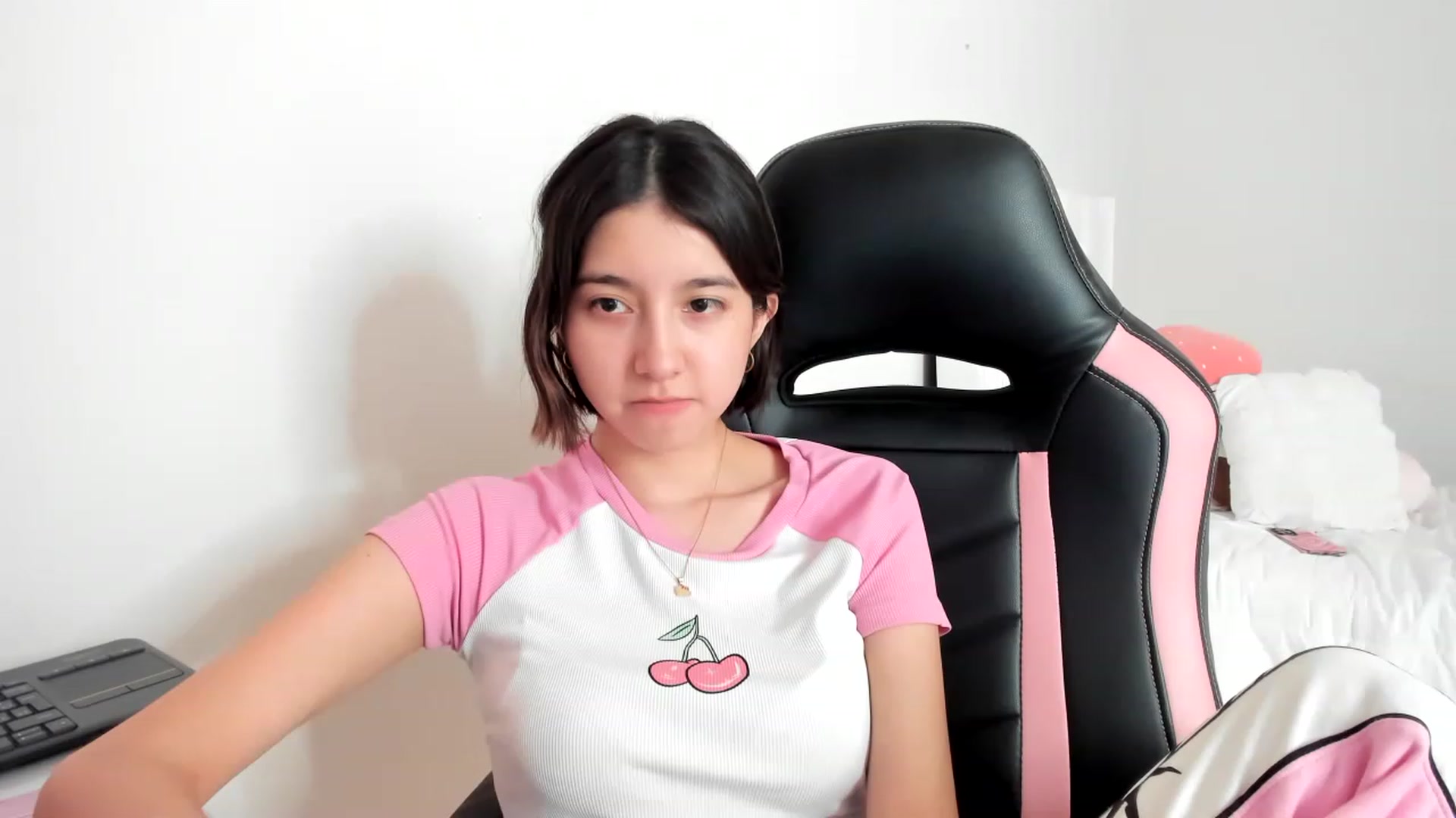 Gallery image thumbnail from Cherrycute666's myfreecams stream on, 03/03/2023, 16:55 image 19 of 20