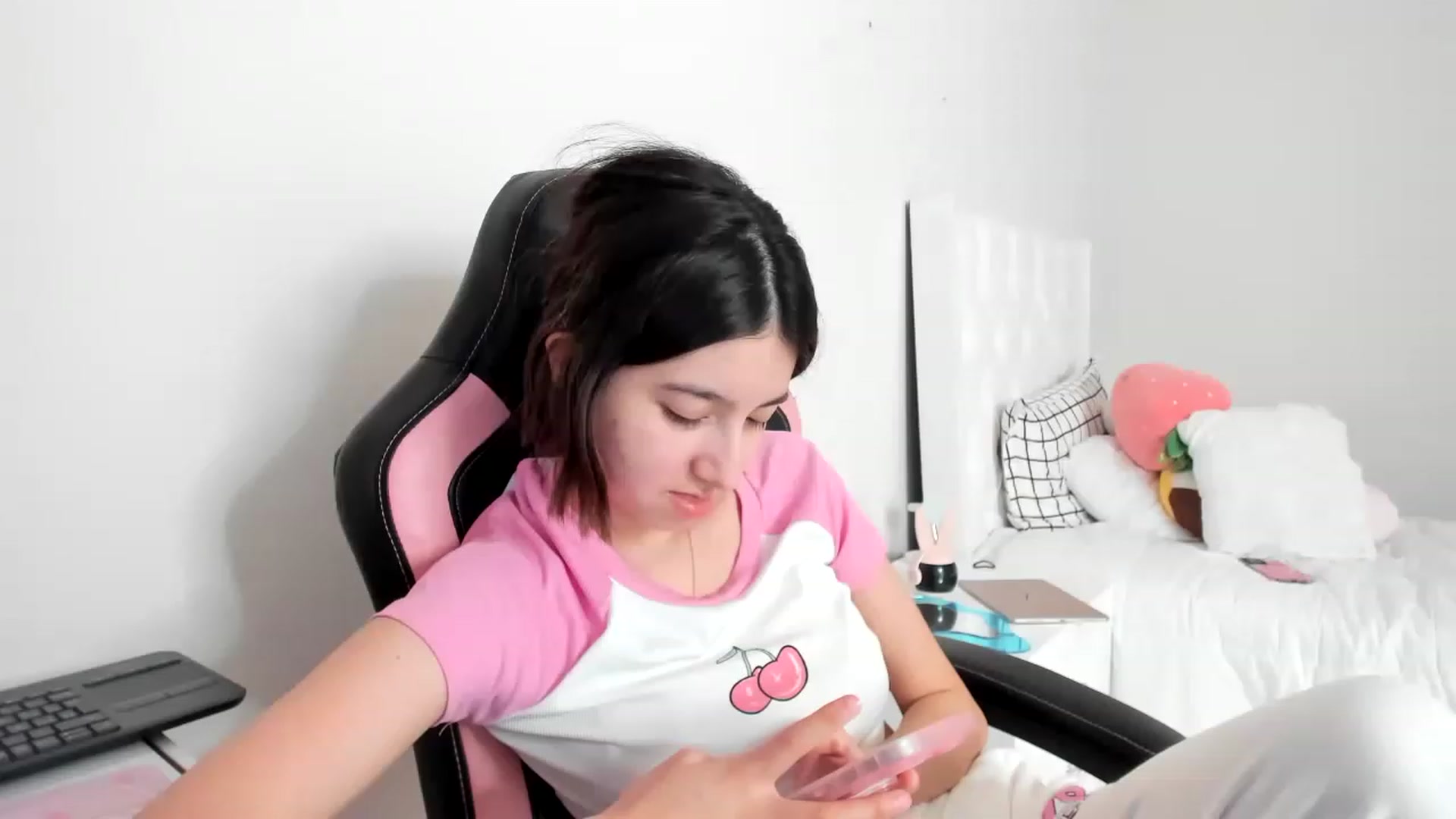 Gallery image thumbnail from Cherrycute666's myfreecams stream on, 03/03/2023, 16:55 image 7 of 20