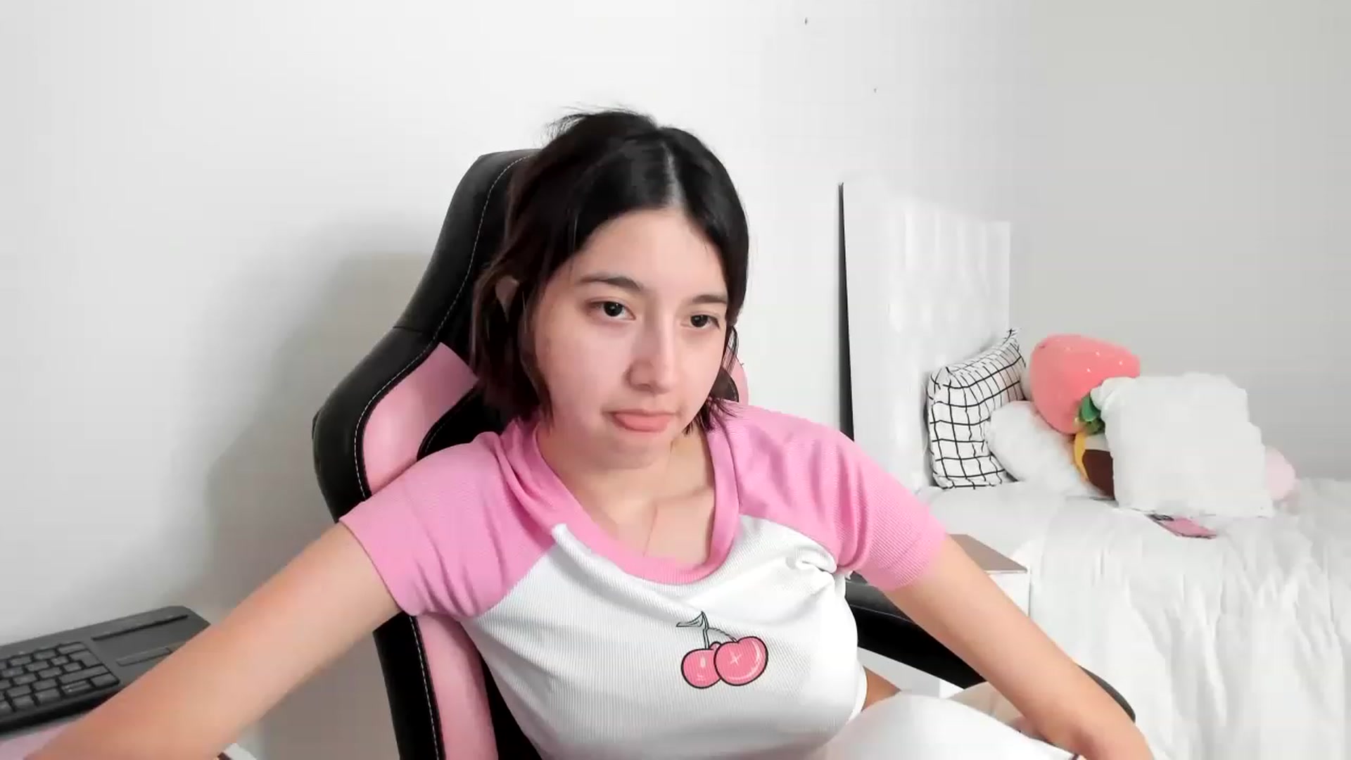 Gallery image thumbnail from Cherrycute666's myfreecams stream on, 03/03/2023, 16:55 image 6 of 20