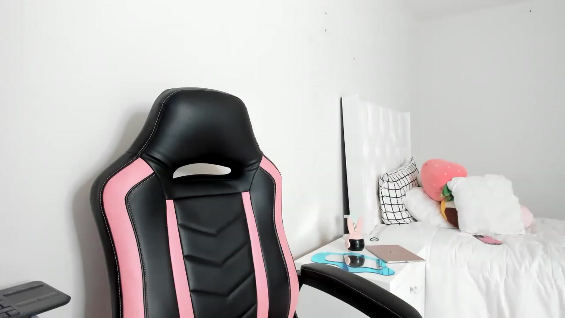 Gallery image thumbnail from Cherrycute666's myfreecams stream on, 03/03/2023, 19:23 image 4 of 20