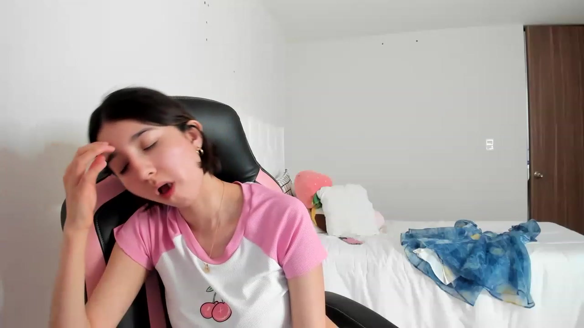 Gallery image thumbnail from Cherrycute666's myfreecams stream on, 03/03/2023, 19:23 image 12 of 20