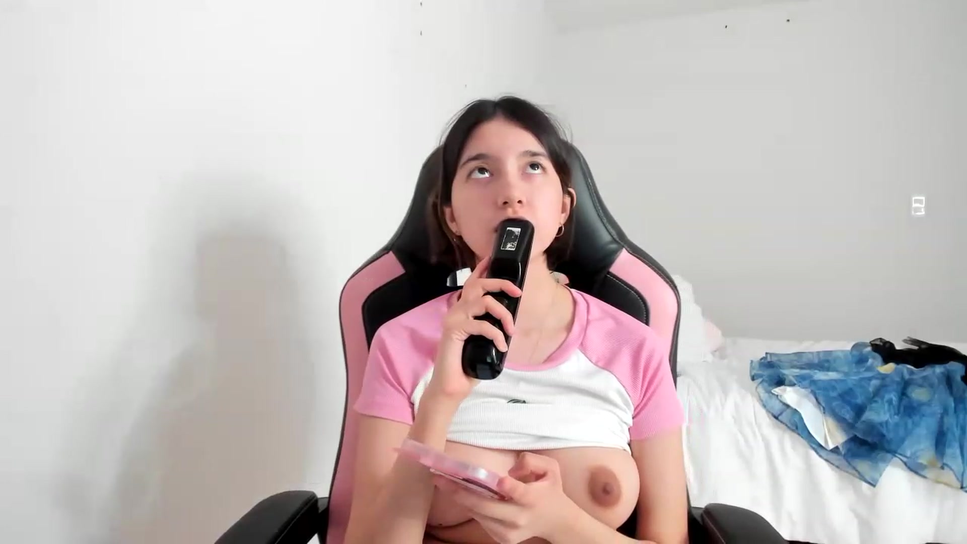 Gallery image thumbnail from Cherrycute666's myfreecams stream on, 03/03/2023, 19:23 image 15 of 20