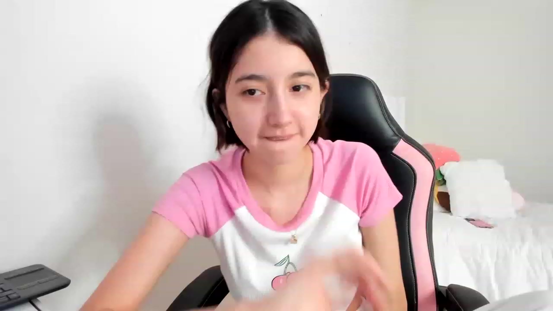 Gallery image thumbnail from Cherrycute666's myfreecams stream on, 03/03/2023, 19:23 image 1 of 20