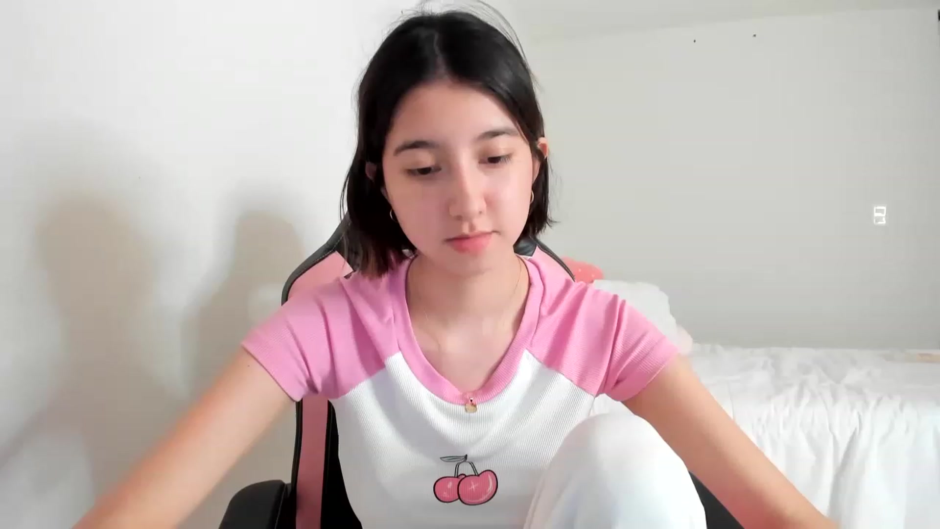 Gallery image thumbnail from Cherrycute666's myfreecams stream on, 03/03/2023, 21:05 image 2 of 20