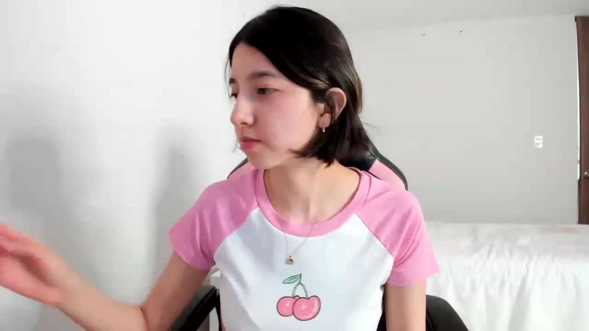 Gallery image thumbnail from Cherrycute666's myfreecams stream on, 03/03/2023, 21:05 image 13 of 20
