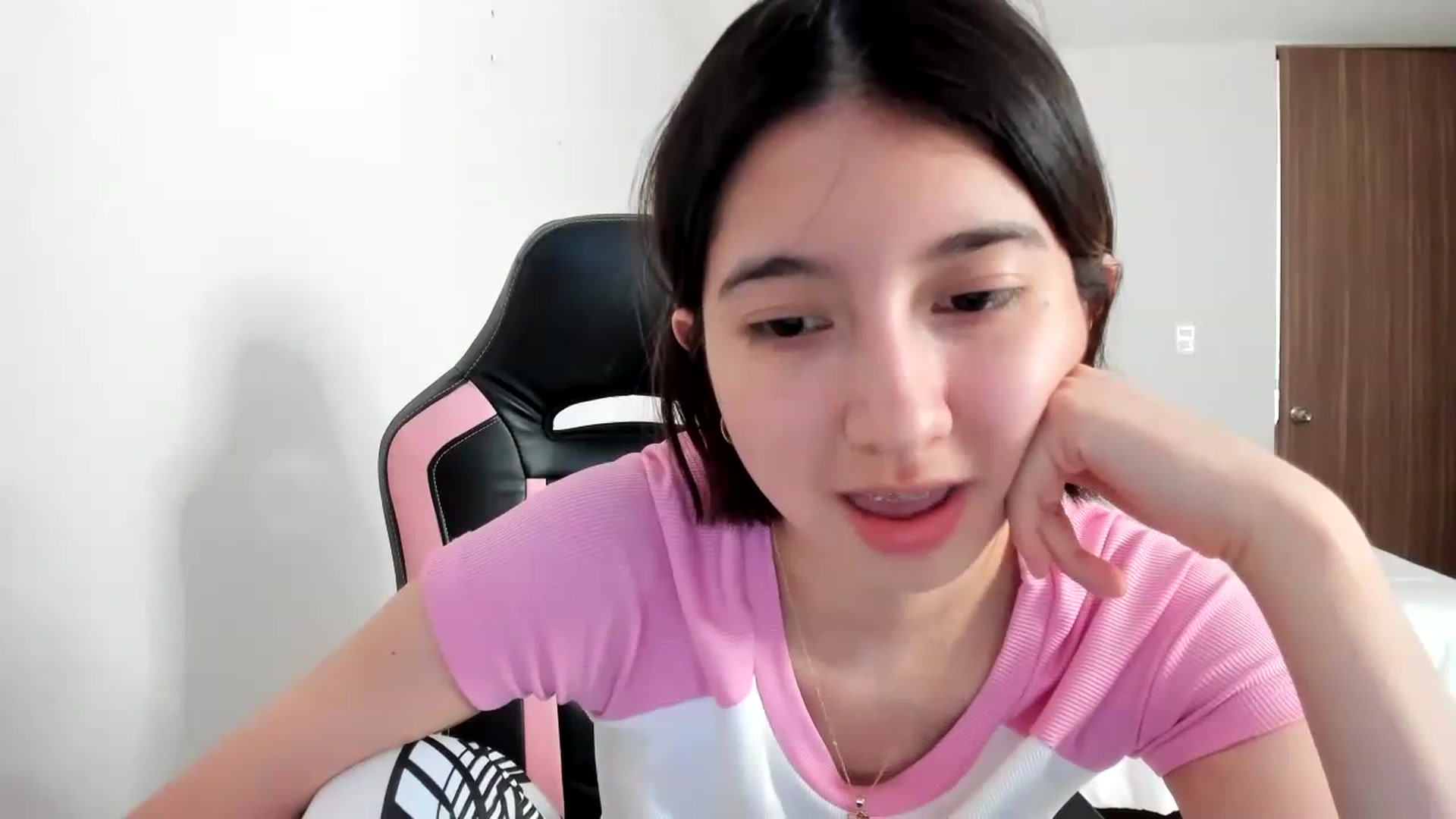 Gallery image thumbnail from Cherrycute666's myfreecams stream on, 03/03/2023, 21:05 image 19 of 20