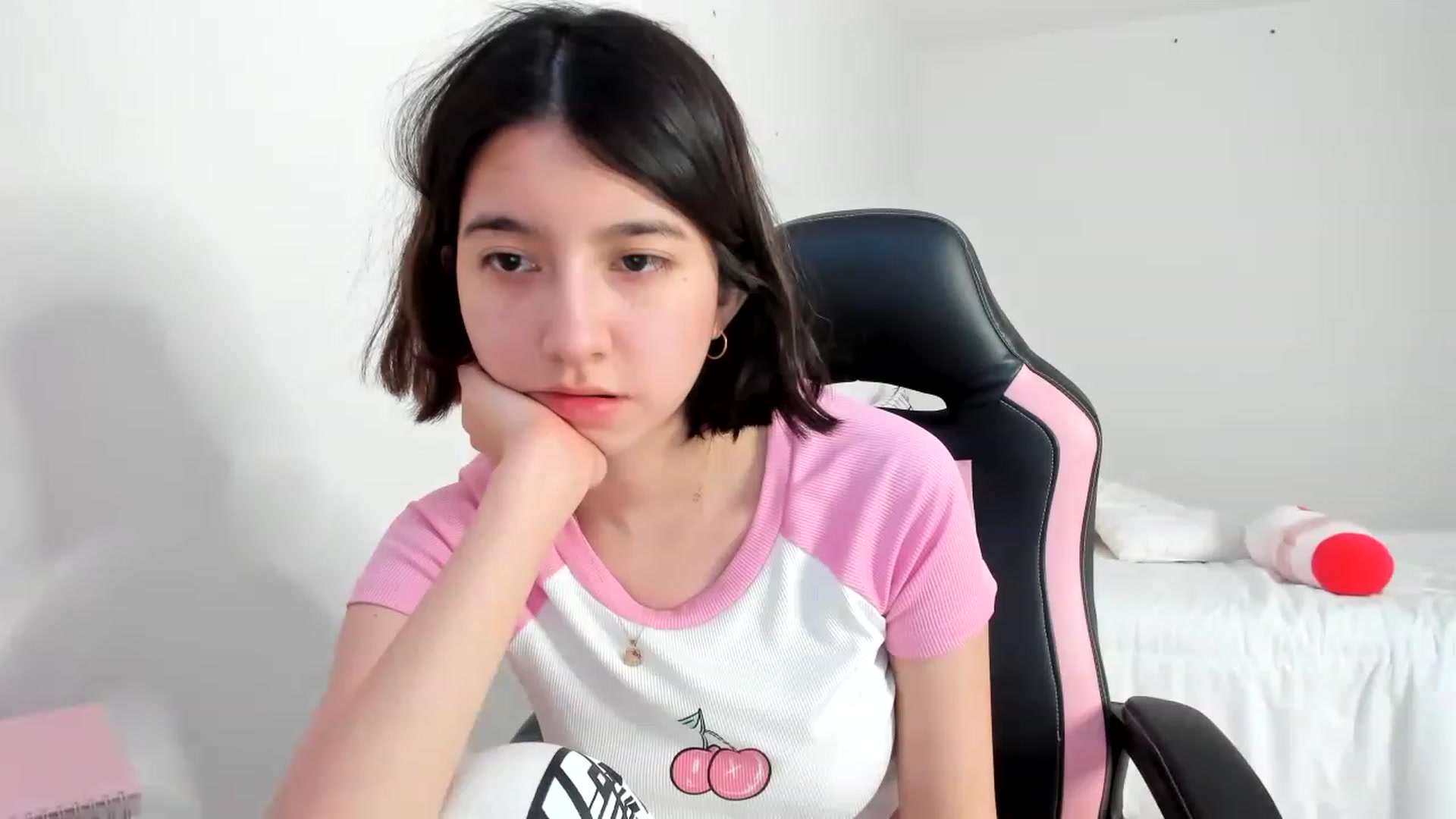 Gallery image thumbnail from Cherrycute666's myfreecams stream on, 03/04/2023, 06:35 image 4 of 20