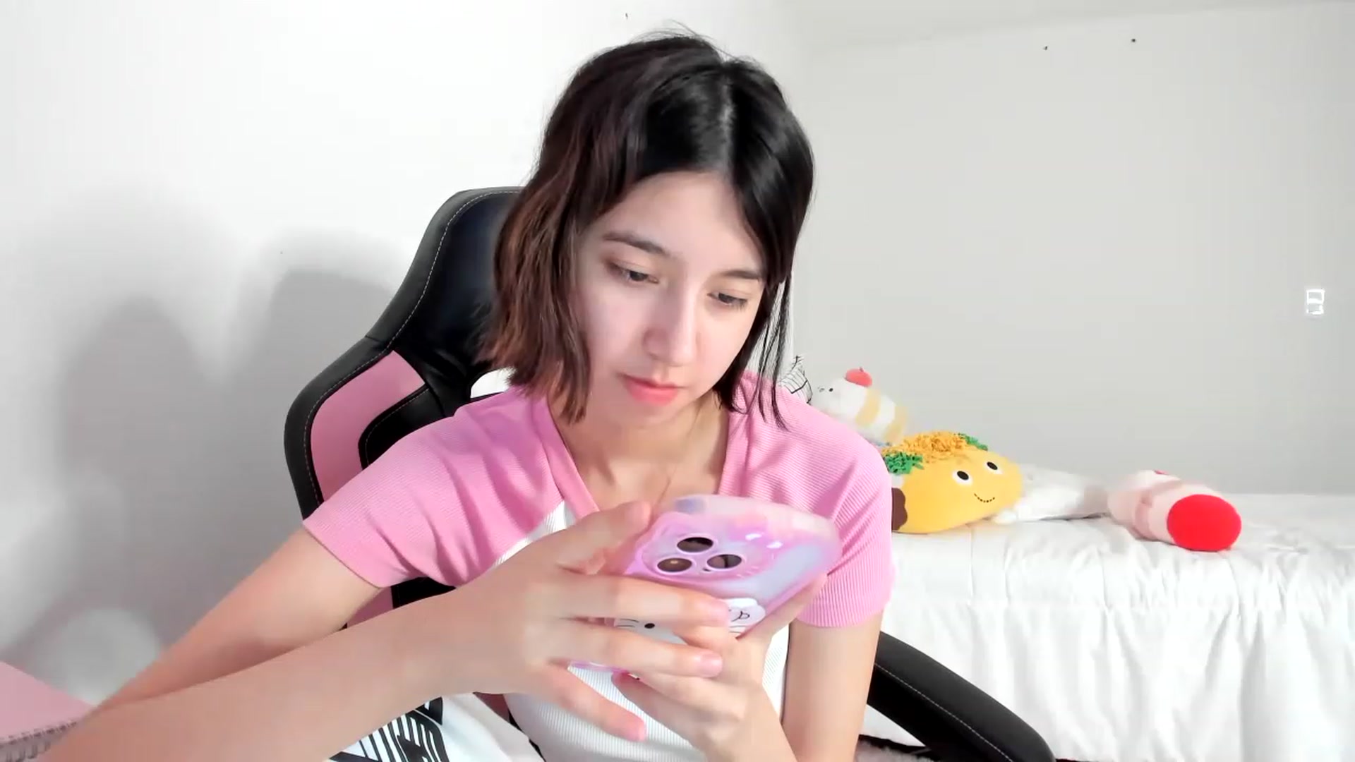 Gallery image thumbnail from Cherrycute666's myfreecams stream on, 03/04/2023, 06:35 image 14 of 20