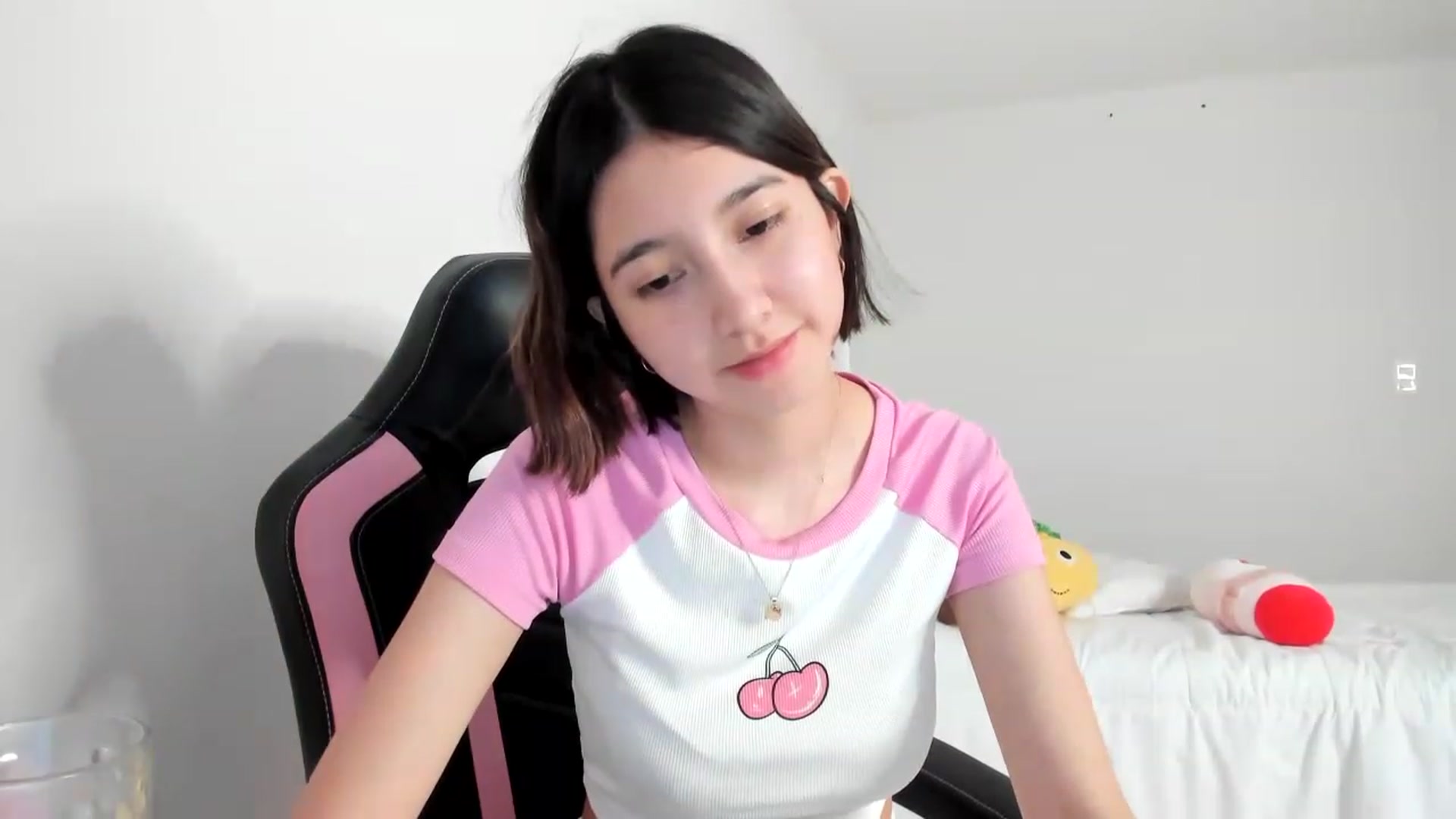 Gallery image thumbnail from Cherrycute666's myfreecams stream on, 03/04/2023, 06:35 image 16 of 20