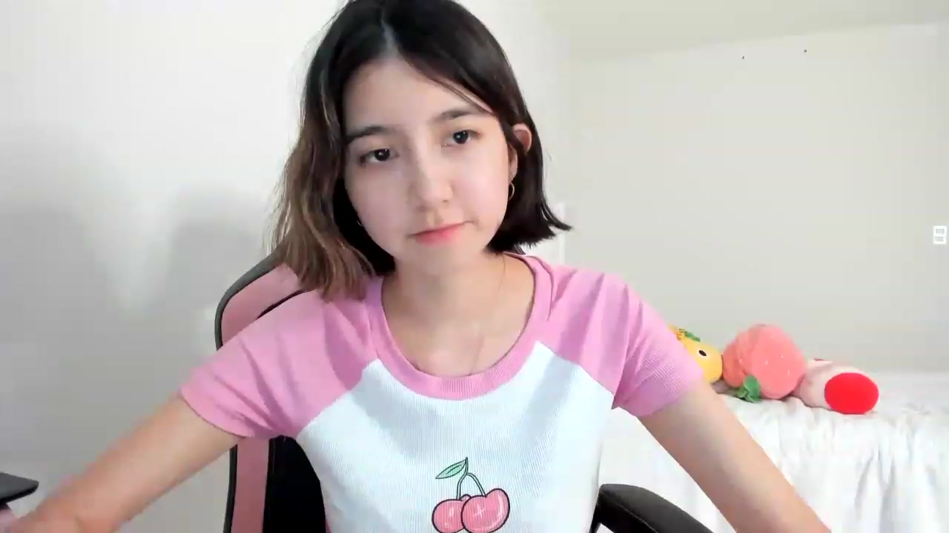 Gallery image thumbnail from Cherrycute666's myfreecams stream on, 03/04/2023, 06:55 image 11 of 20