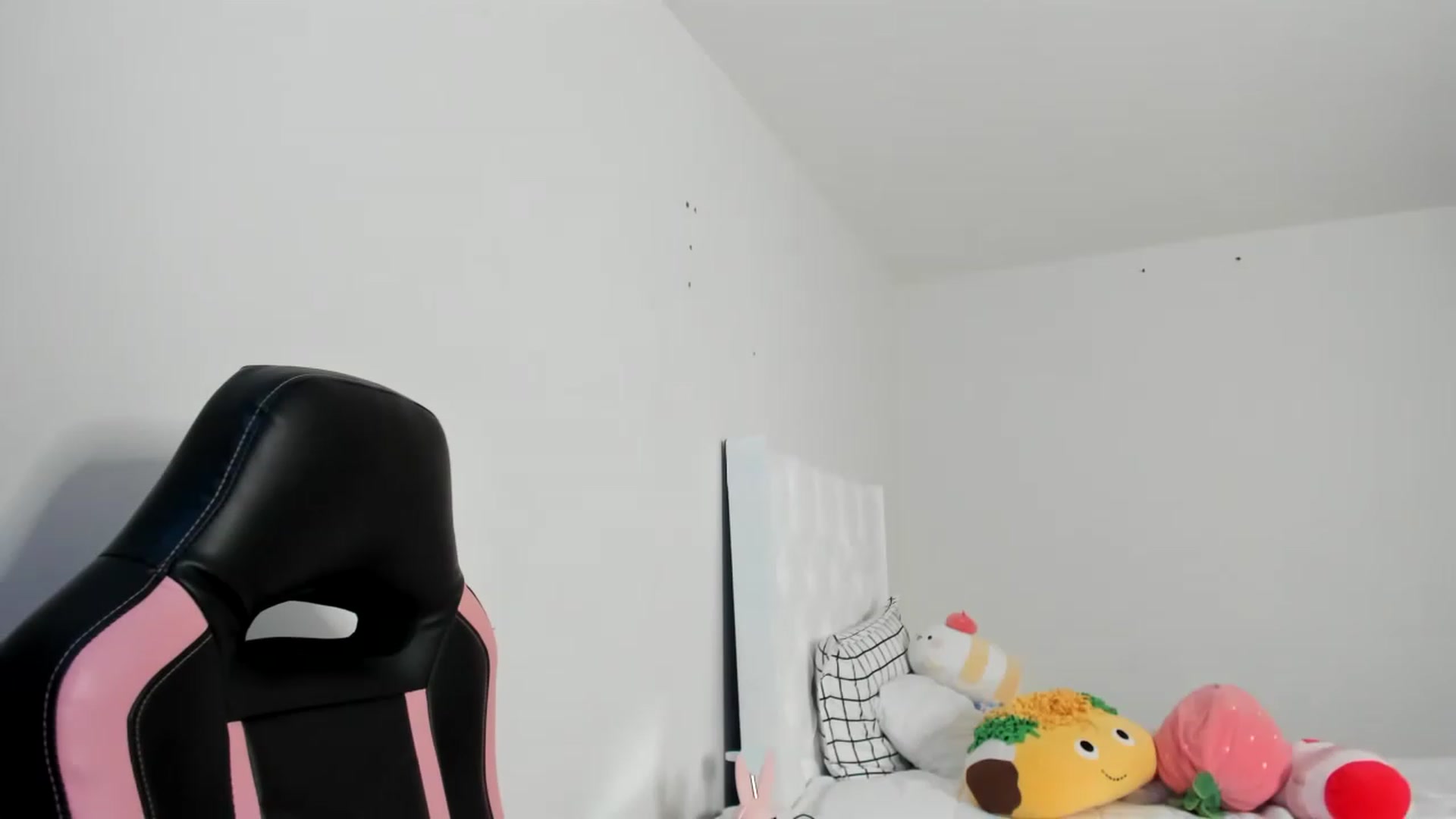 Gallery image thumbnail from Cherrycute666's myfreecams stream on, 03/04/2023, 06:55 image 3 of 20