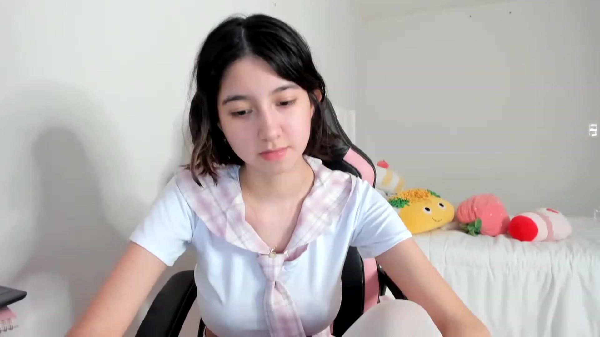 Gallery image thumbnail from Cherrycute666's myfreecams stream on, 03/04/2023, 08:44 image 20 of 20