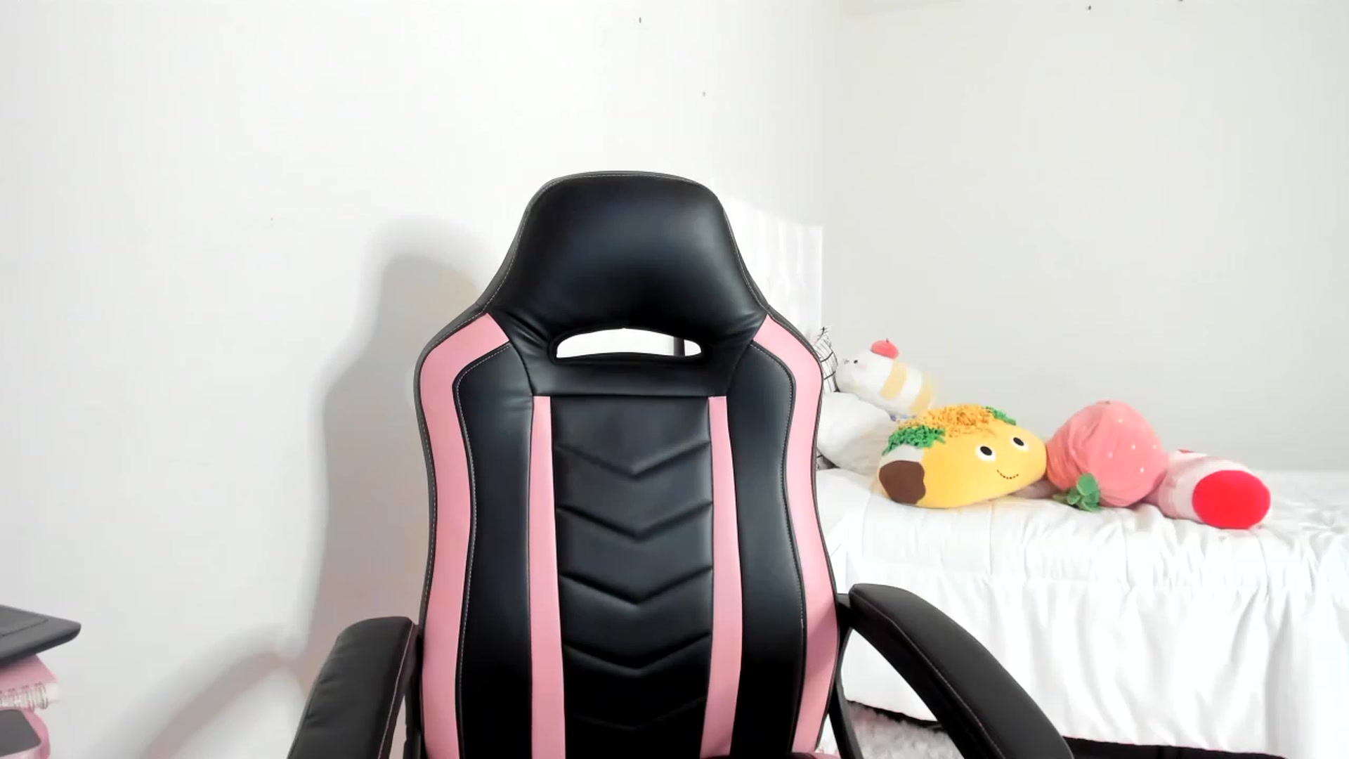 Gallery image thumbnail from Cherrycute666's myfreecams stream on, 03/04/2023, 08:44 image 1 of 20
