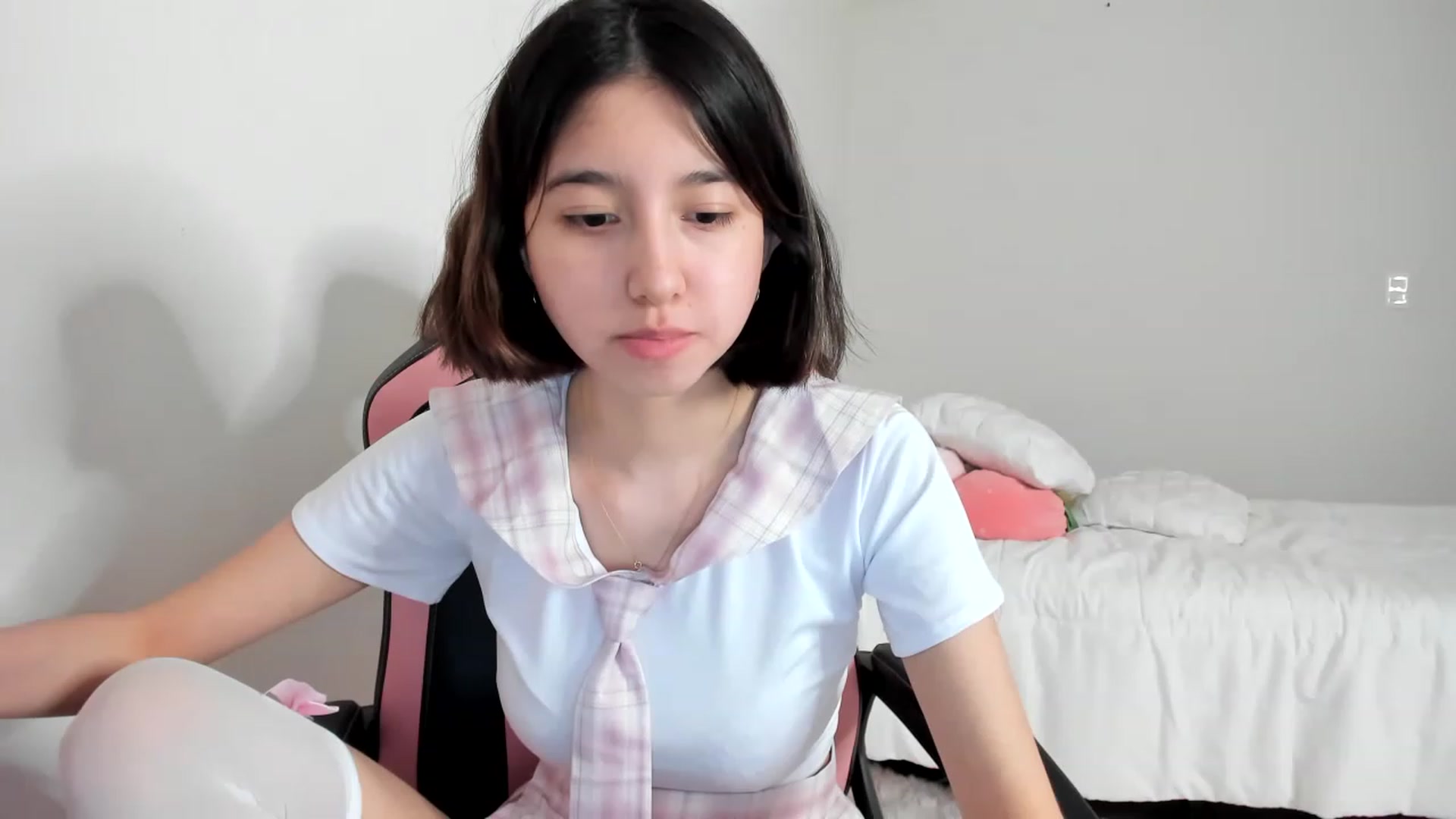 Gallery image thumbnail from Cherrycute666's myfreecams stream on, 03/04/2023, 14:14 image 1 of 20