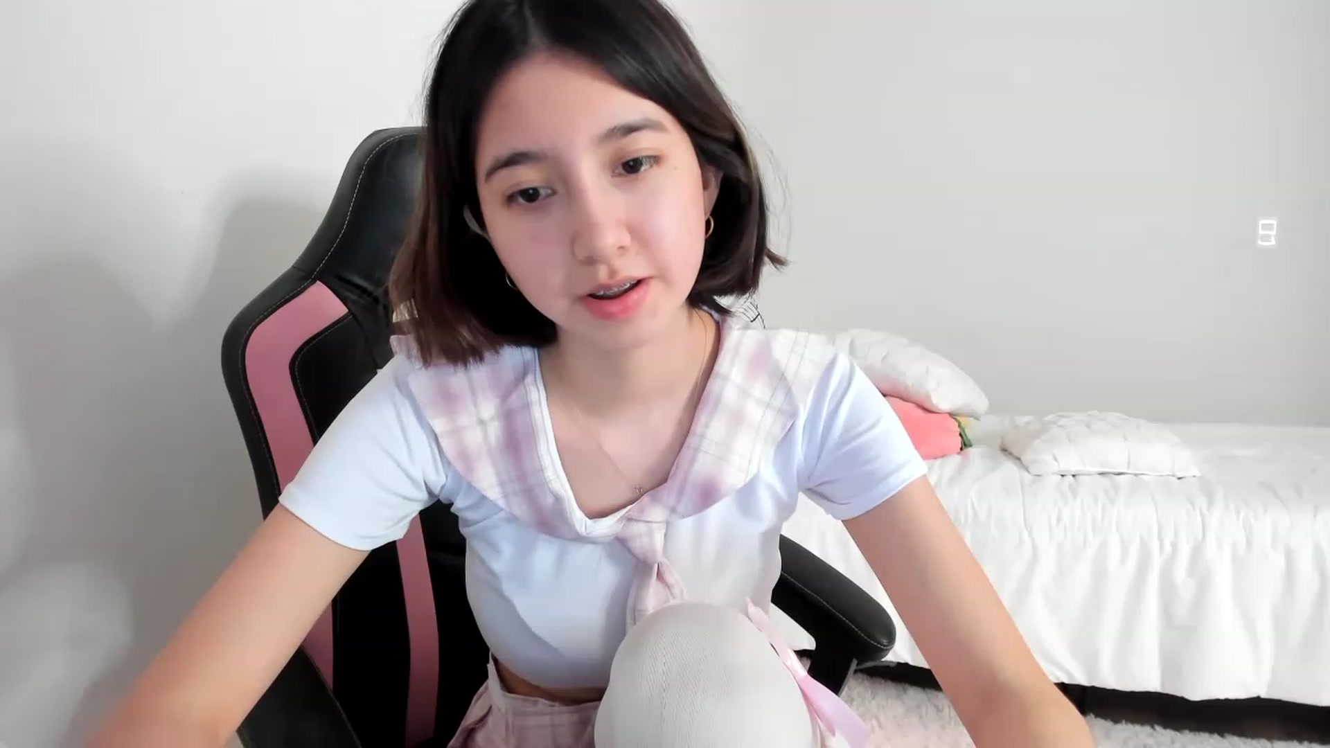 Gallery image thumbnail from Cherrycute666's myfreecams stream on, 03/04/2023, 14:14 image 18 of 20