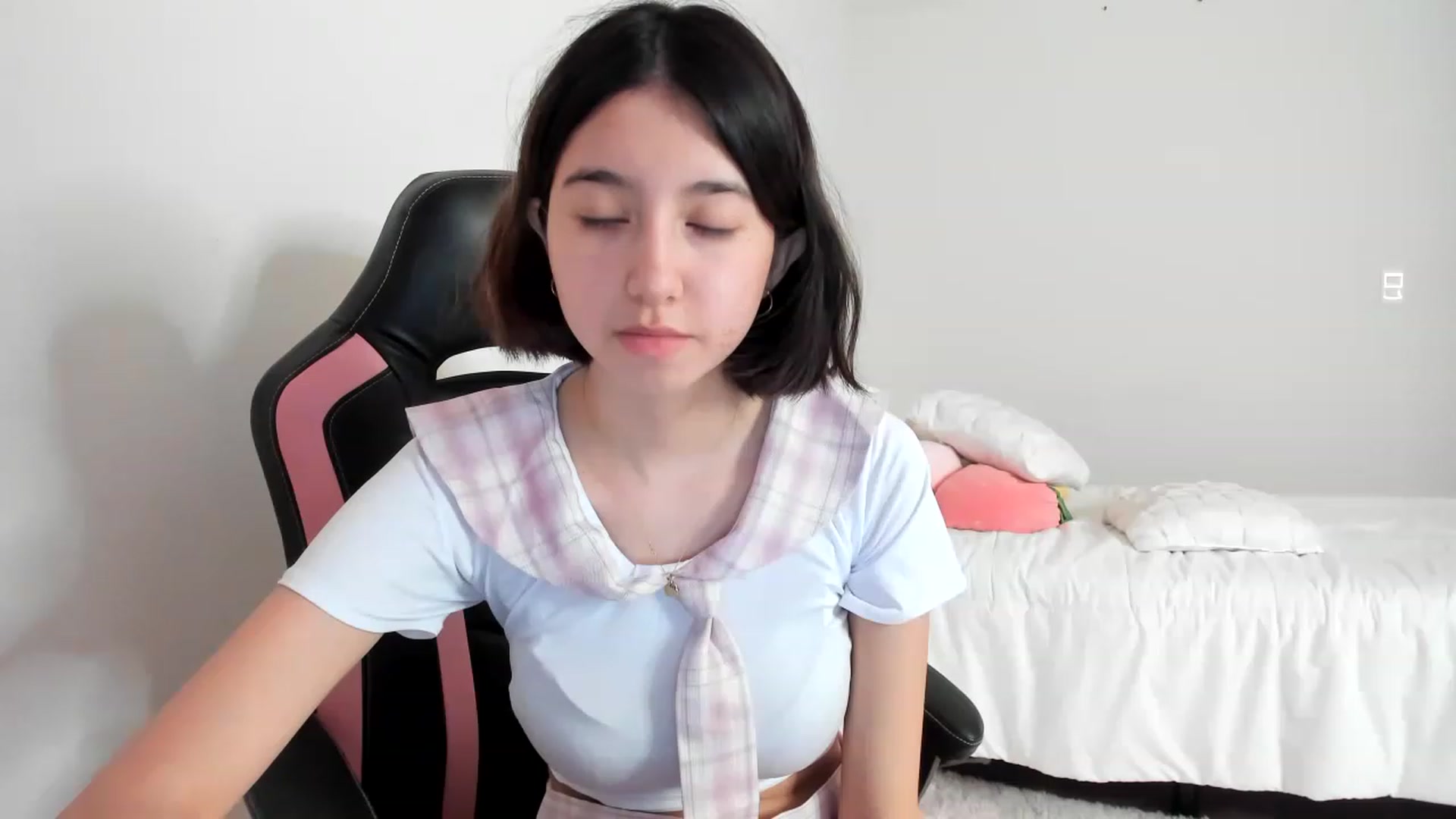 Gallery image thumbnail from Cherrycute666's myfreecams stream on, 03/04/2023, 14:14 image 16 of 20