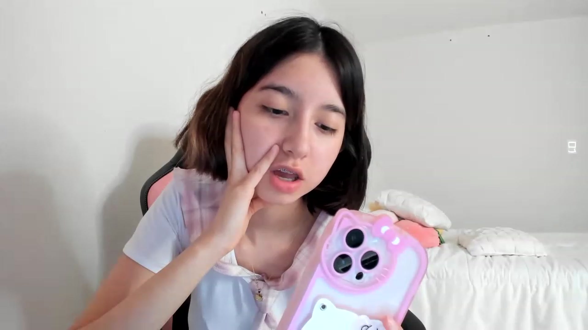 Gallery image thumbnail from Cherrycute666's myfreecams stream on, 03/04/2023, 14:14 image 19 of 20