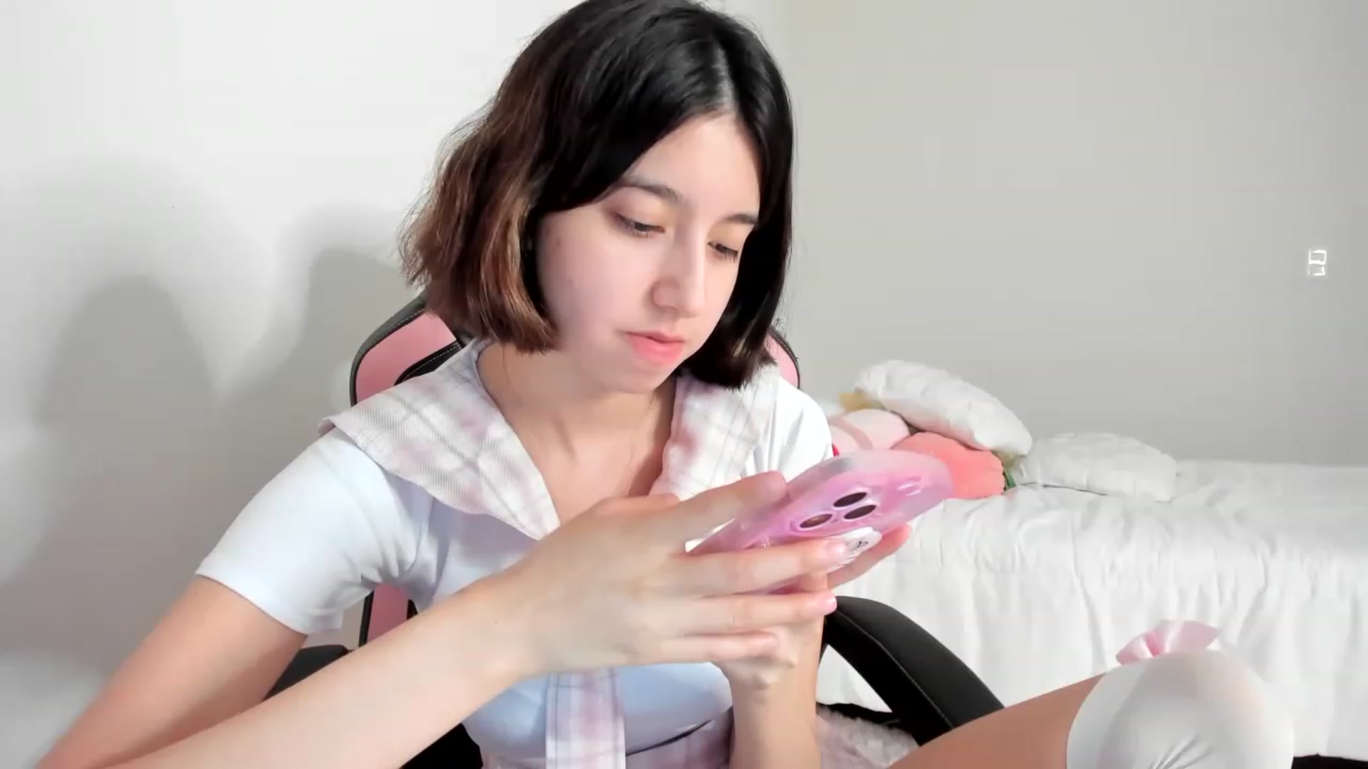 Gallery image thumbnail from Cherrycute666's myfreecams stream on, 03/04/2023, 14:14 image 2 of 20