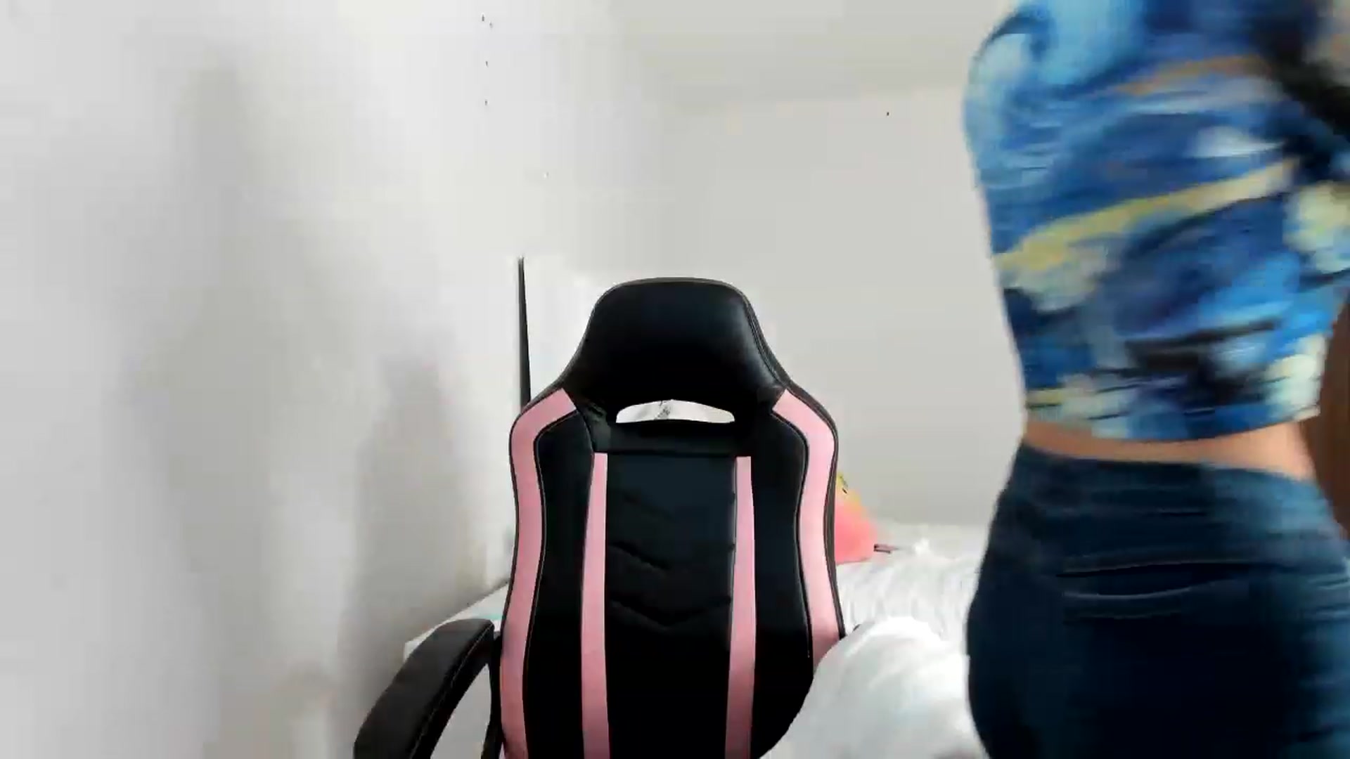 Gallery image thumbnail from Cherrycute666's myfreecams stream on, 03/05/2023, 24:15 image 10 of 20