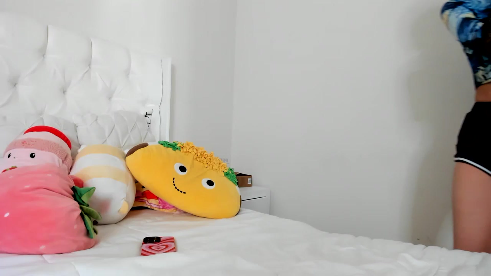 Gallery image thumbnail from Cherrycute666's myfreecams stream on, 03/05/2023, 24:15 image 3 of 20
