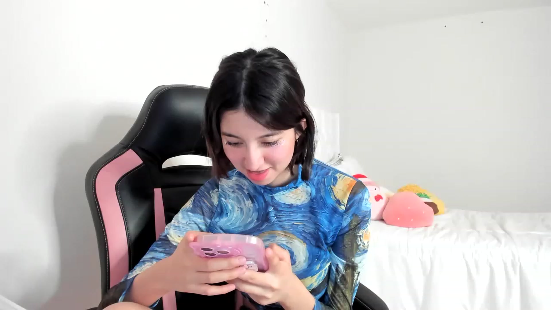 Gallery image thumbnail from Cherrycute666's myfreecams stream on, 03/05/2023, 05:26 image 3 of 20