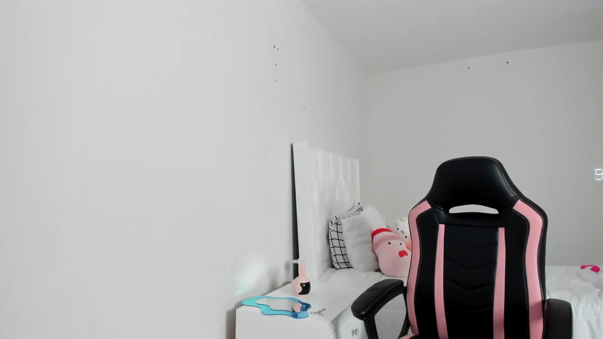 Gallery image thumbnail from Cherrycute666's myfreecams stream on, 03/05/2023, 10:55 image 3 of 20
