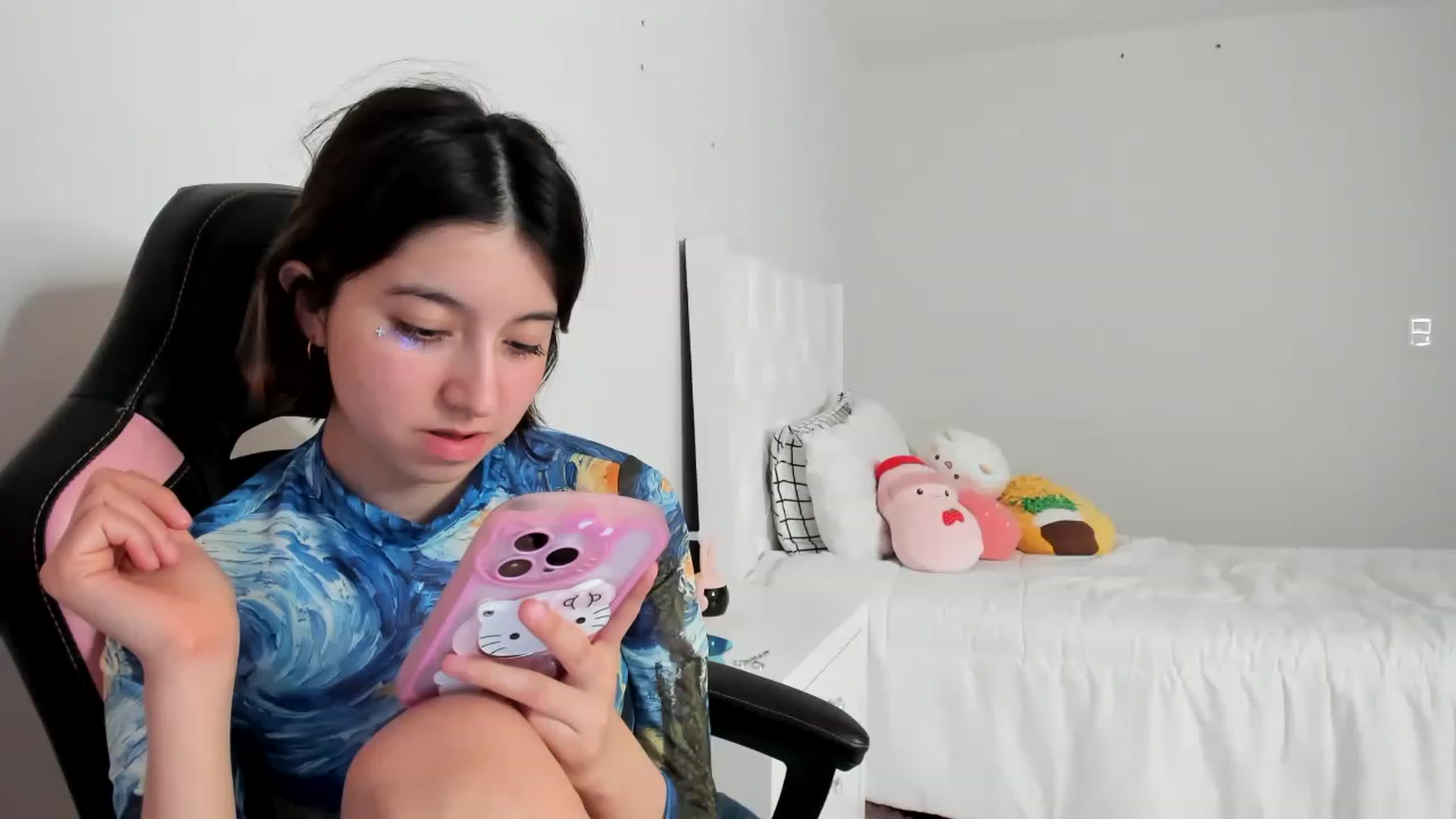 Gallery image thumbnail from Cherrycute666's myfreecams stream on, 03/05/2023, 12:24 image 20 of 20