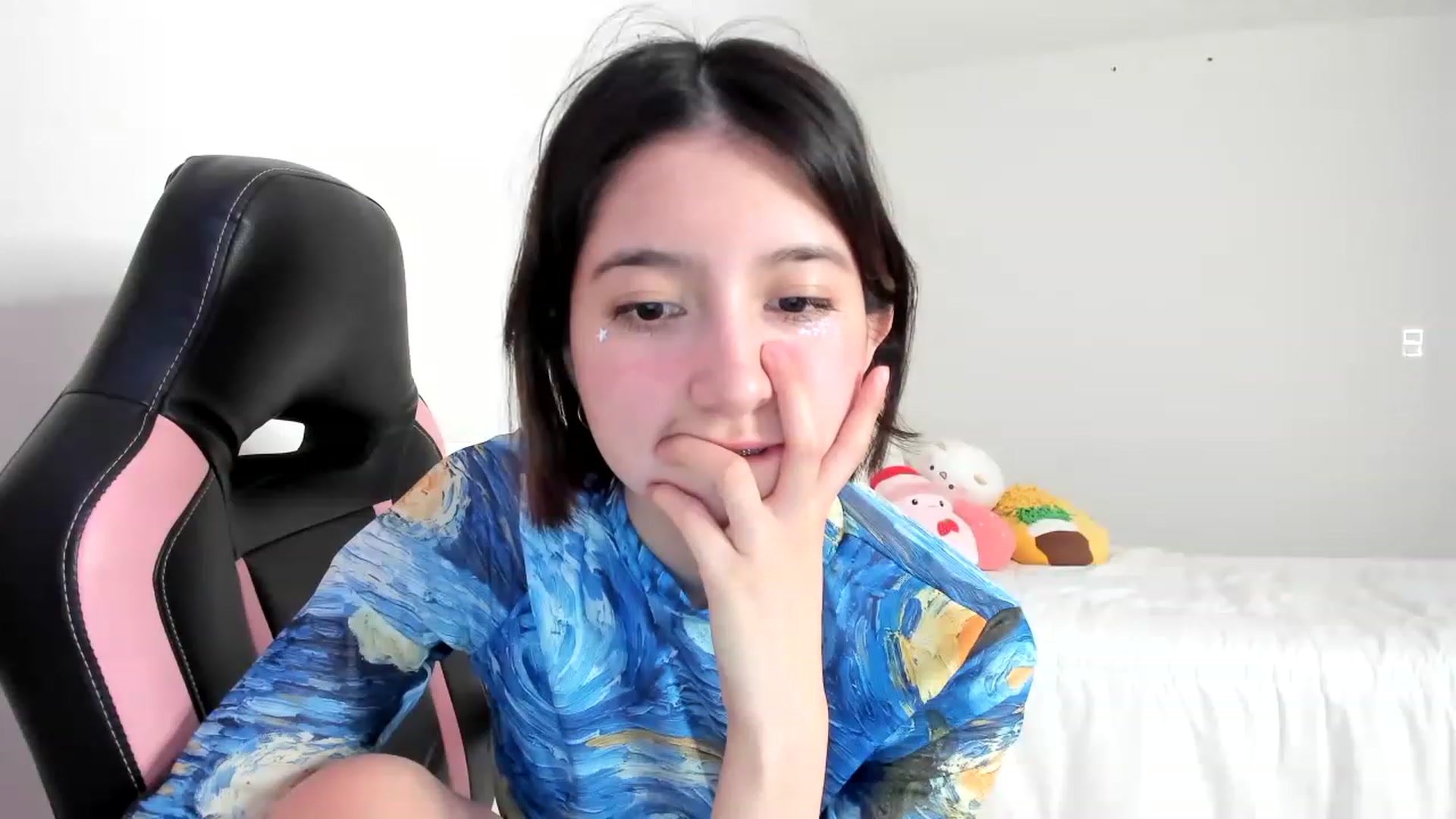 Gallery image thumbnail from Cherrycute666's myfreecams stream on, 03/05/2023, 12:24 image 15 of 20