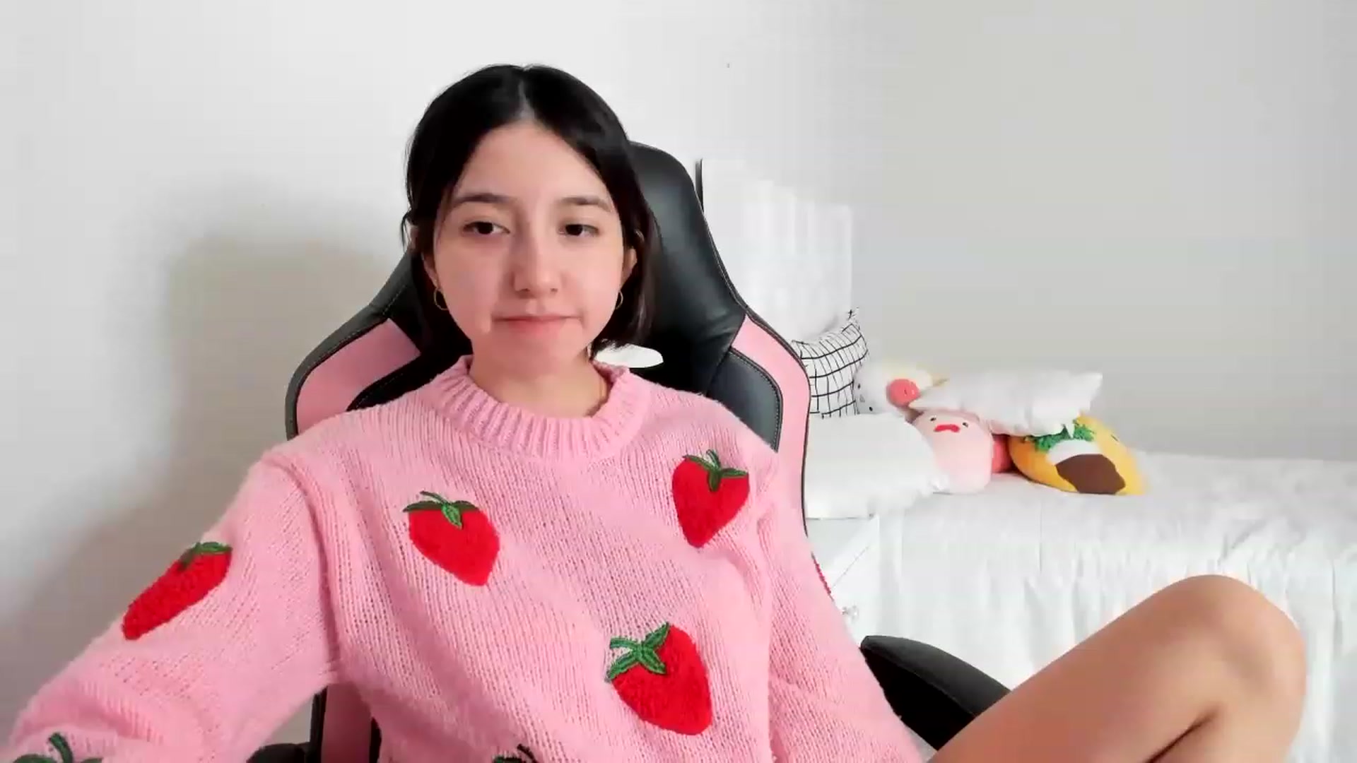 Gallery image thumbnail from Cherrycute666's myfreecams stream on, 03/05/2023, 17:12 image 18 of 20