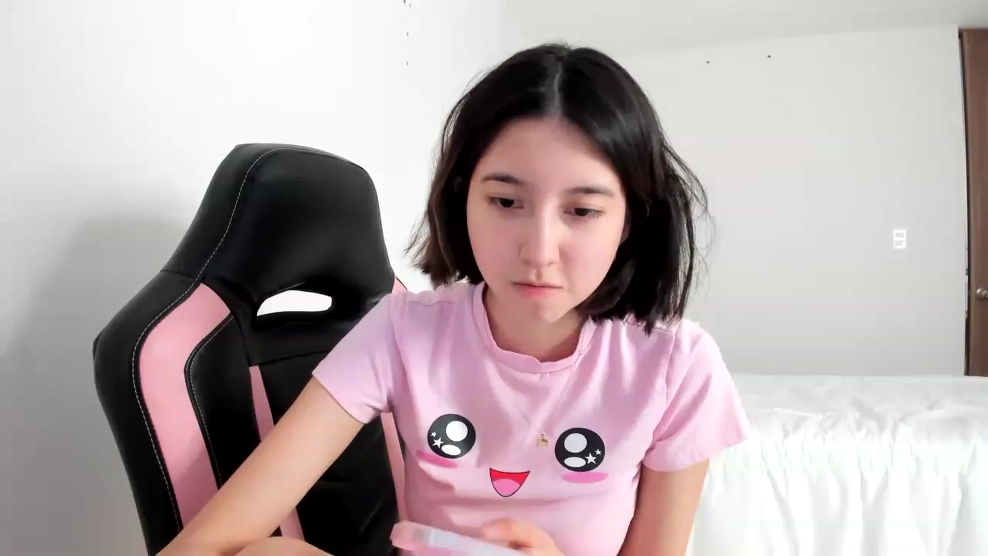 Gallery image thumbnail from Cherrycute666's myfreecams stream on, 03/05/2023, 17:52 image 20 of 20
