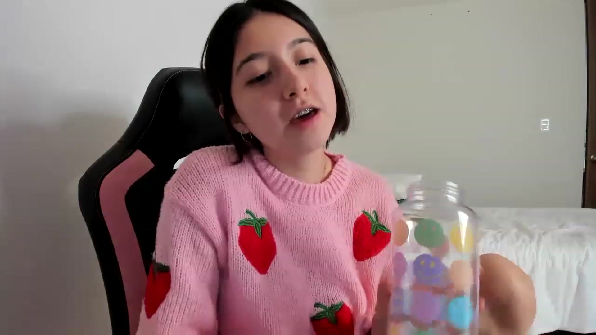 Gallery image thumbnail from Cherrycute666's myfreecams stream on, 03/05/2023, 17:52 image 4 of 20