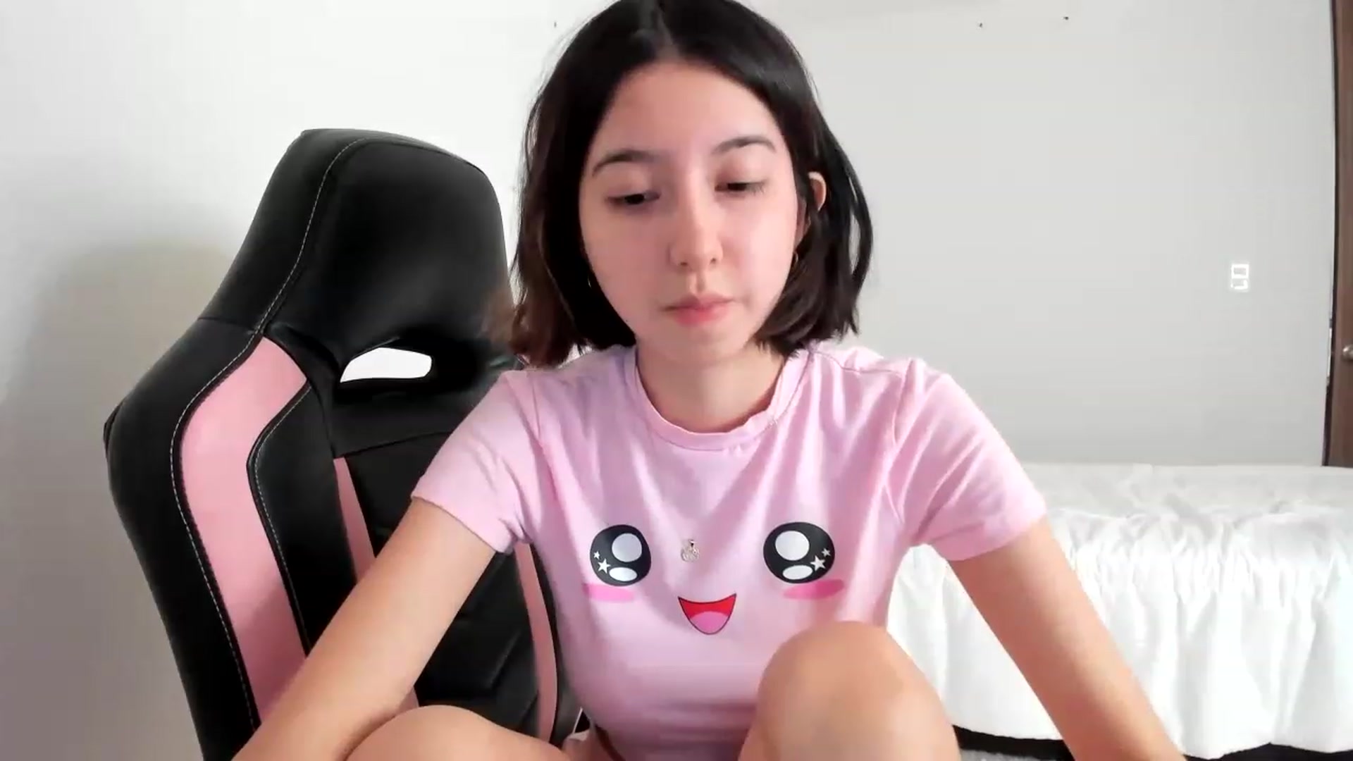 Gallery image thumbnail from Cherrycute666's myfreecams stream on, 03/05/2023, 17:52 image 15 of 20
