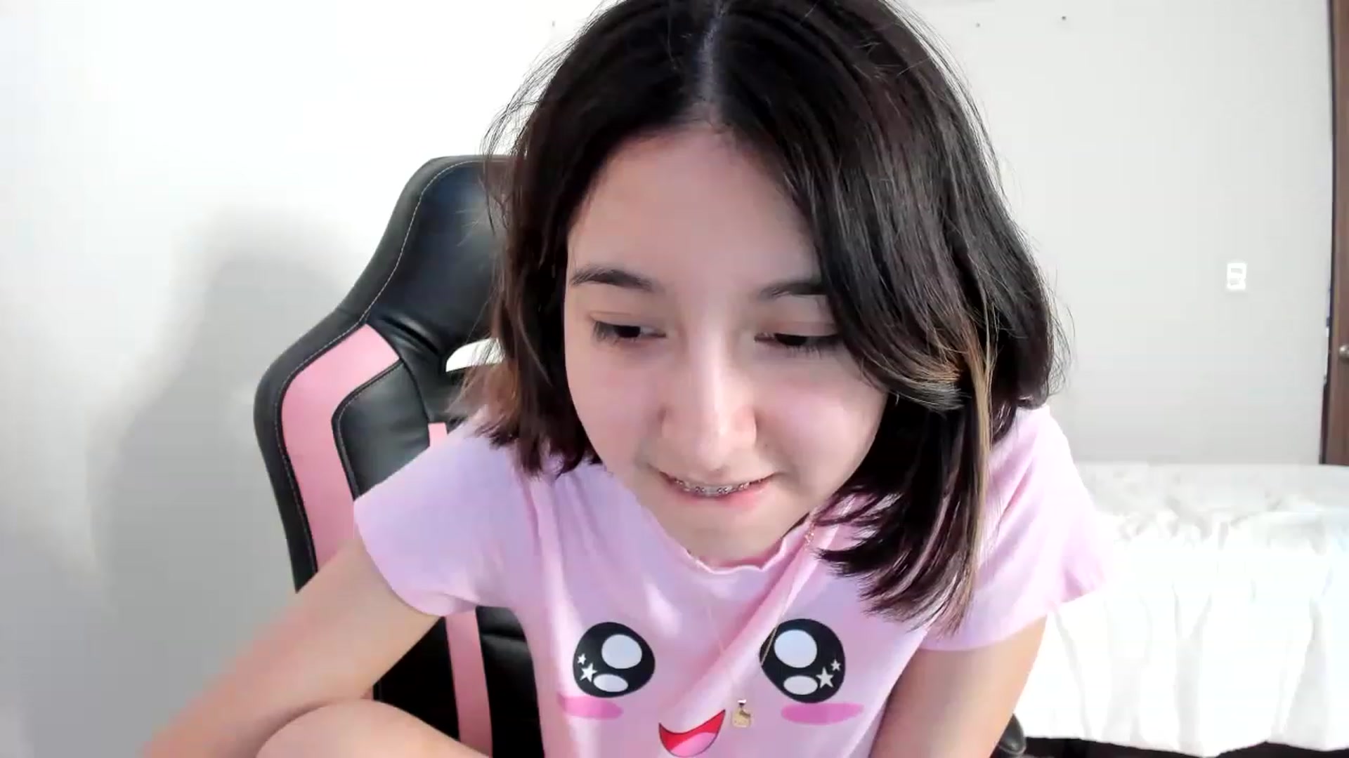 Gallery image thumbnail from Cherrycute666's myfreecams stream on, 03/05/2023, 17:52 image 12 of 20