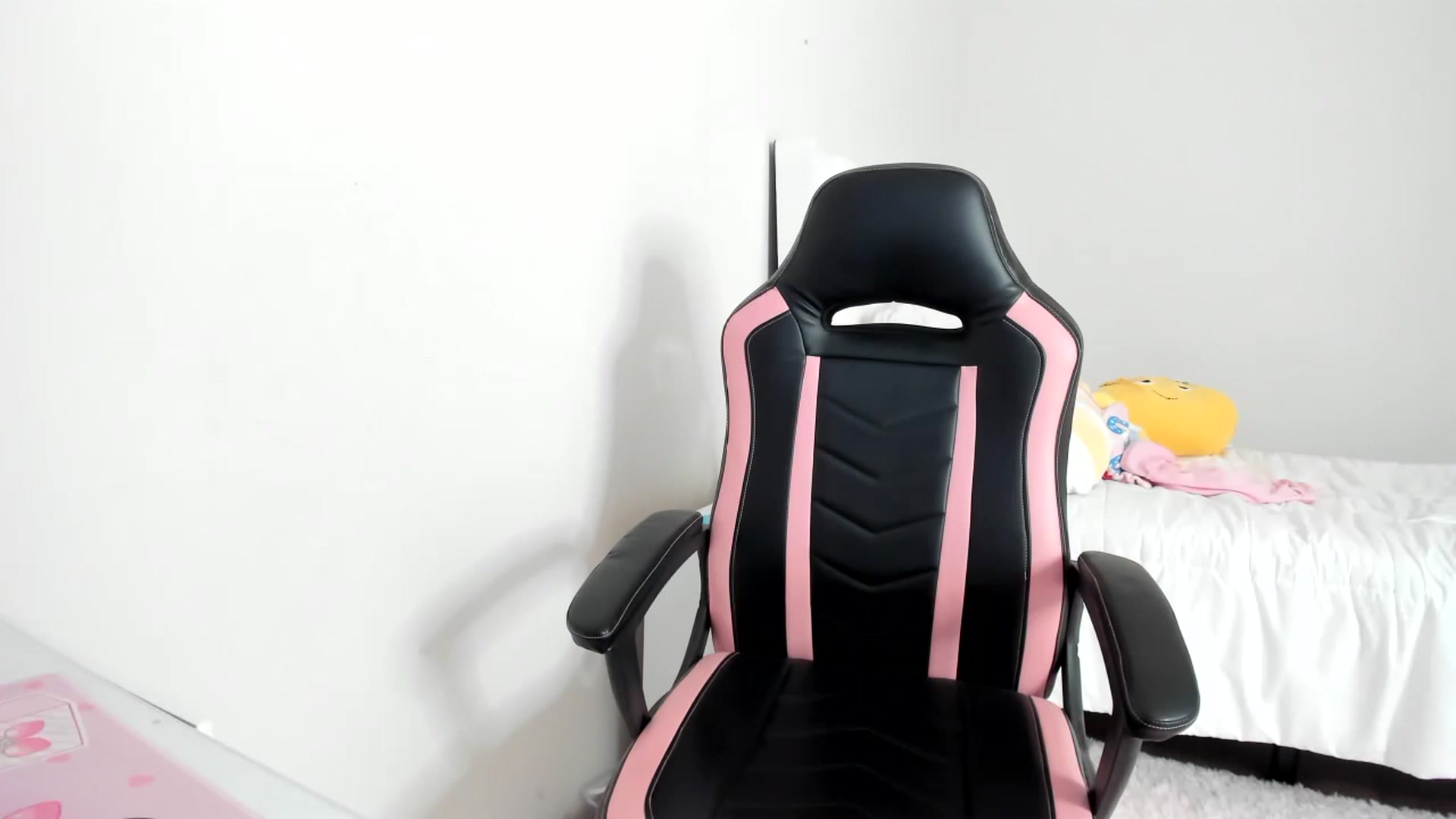 Gallery image thumbnail from Cherrycute666's myfreecams stream on, 03/05/2023, 22:42 image 11 of 20