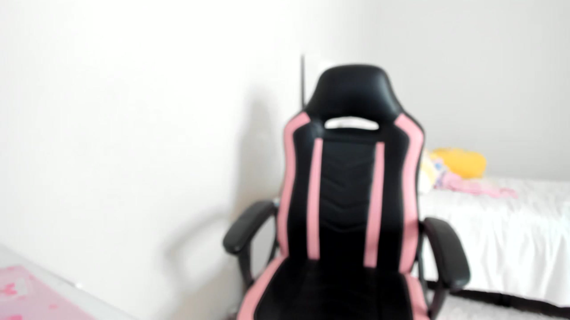 Gallery image thumbnail from Cherrycute666's myfreecams stream on, 03/05/2023, 22:42 image 10 of 20