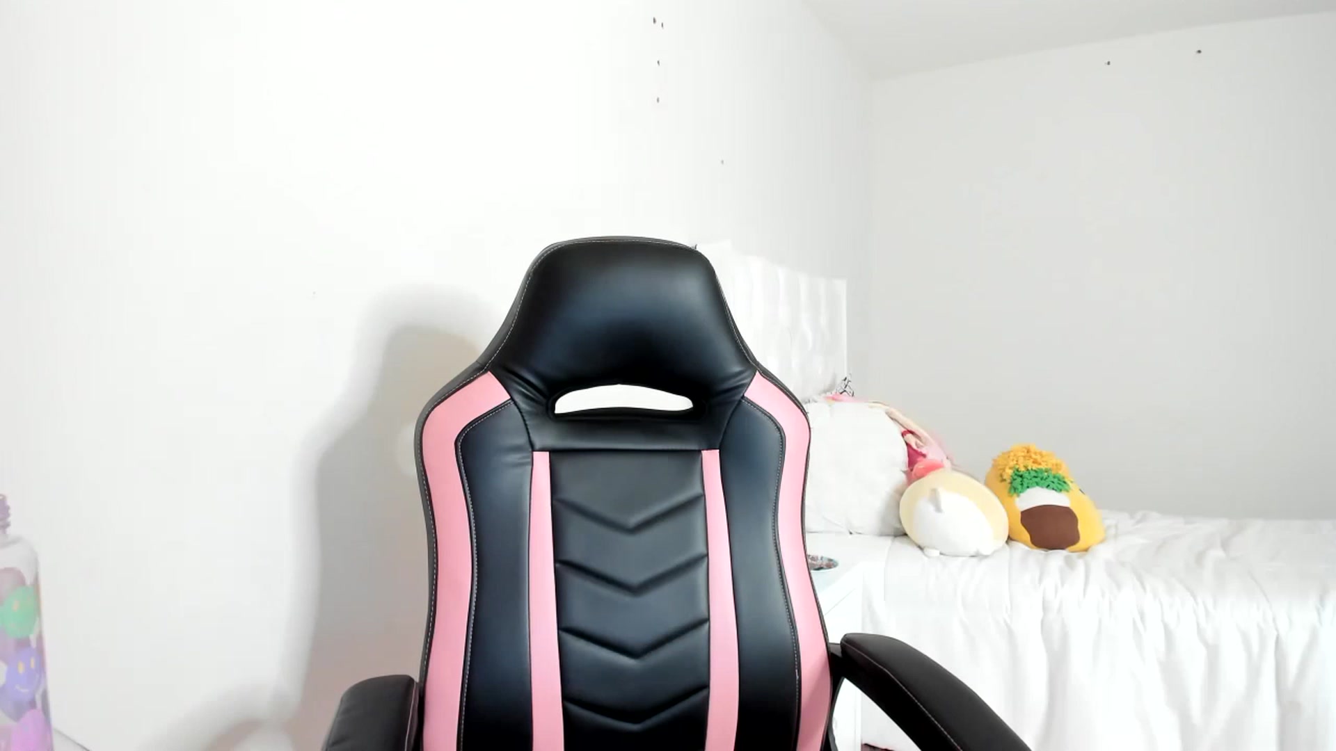 Gallery image thumbnail from Cherrycute666's myfreecams stream on, 03/06/2023, 05:17 image 16 of 20
