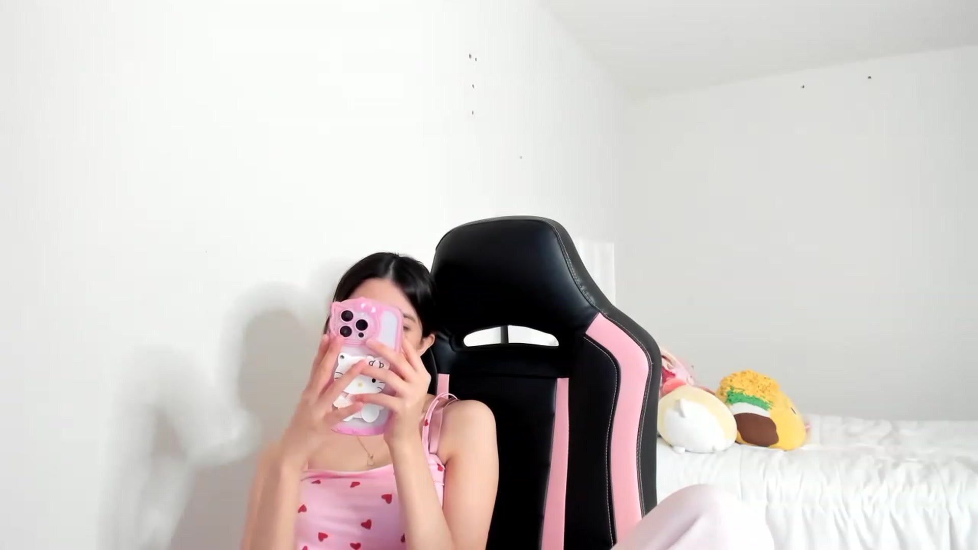 Gallery image thumbnail from Cherrycute666's myfreecams stream on, 03/06/2023, 10:29 image 20 of 20