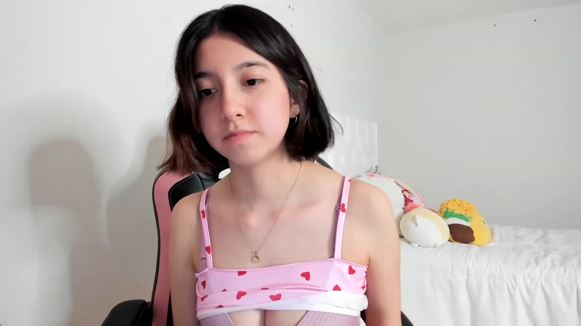 Gallery image thumbnail from Cherrycute666's myfreecams stream on, 03/06/2023, 10:29 image 5 of 20