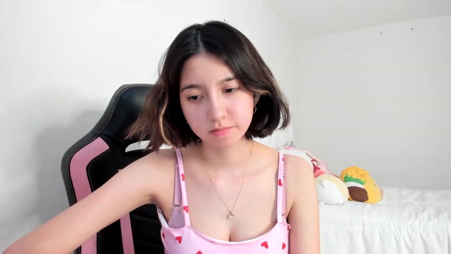 Gallery image thumbnail from Cherrycute666's myfreecams stream on, 03/06/2023, 10:29 image 17 of 20