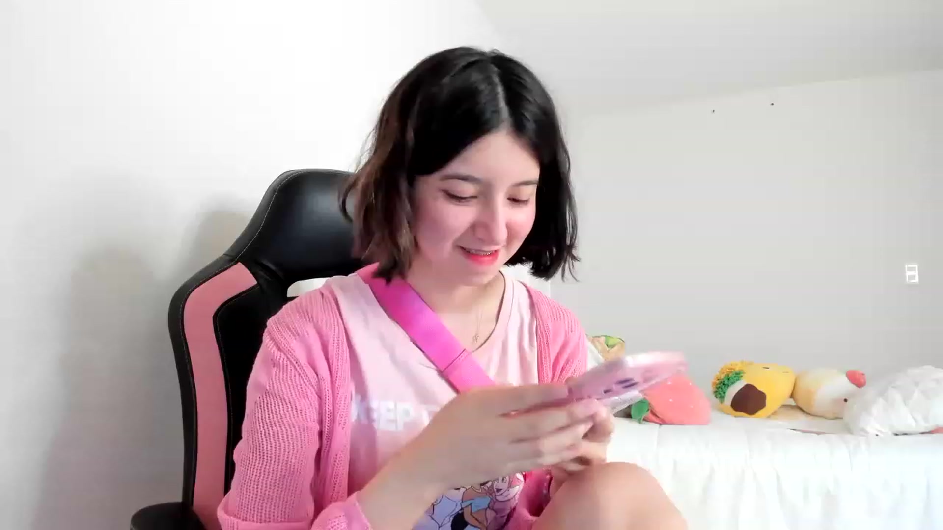 Gallery image thumbnail from Cherrycute666's myfreecams stream on, 03/07/2023, 19:04 image 16 of 20