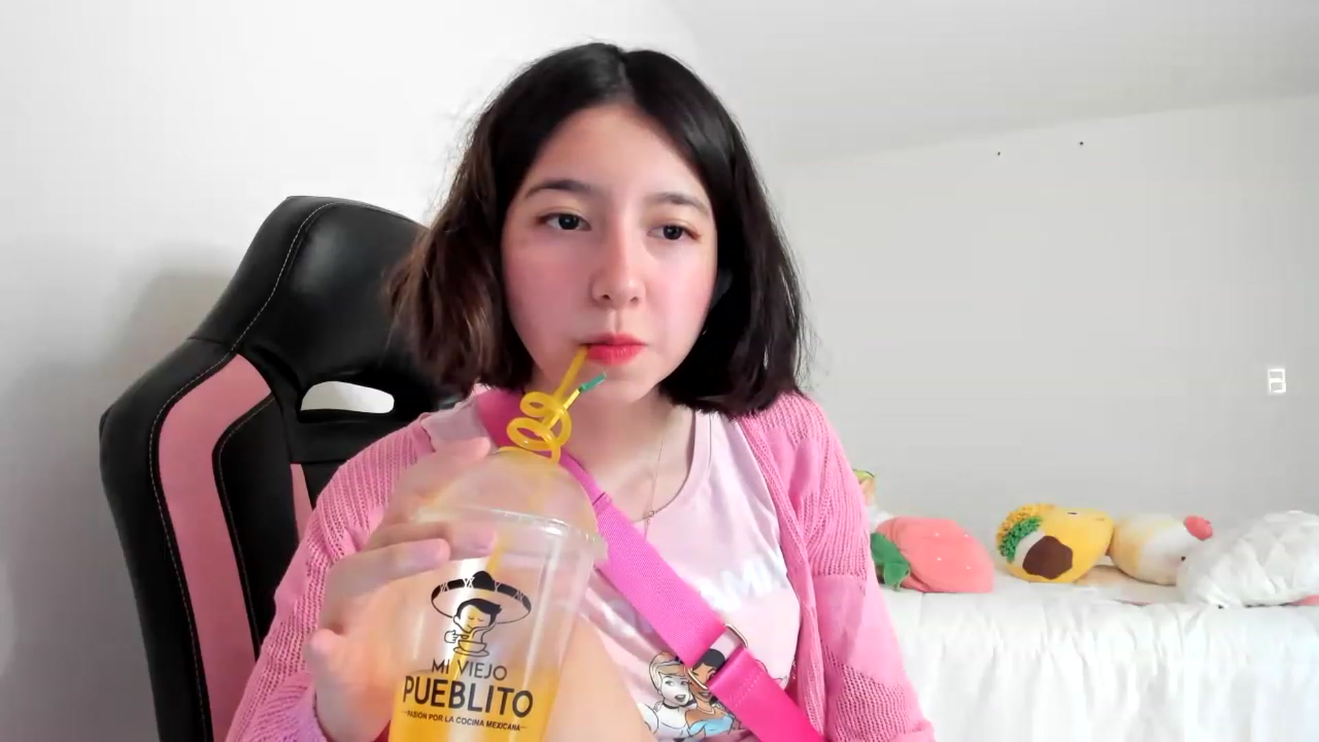 Gallery image thumbnail from Cherrycute666's myfreecams stream on, 03/07/2023, 19:04 image 12 of 20