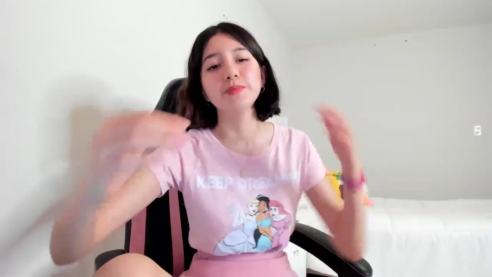 Gallery image thumbnail from Cherrycute666's myfreecams stream on, 03/08/2023, 01:38 image 6 of 20